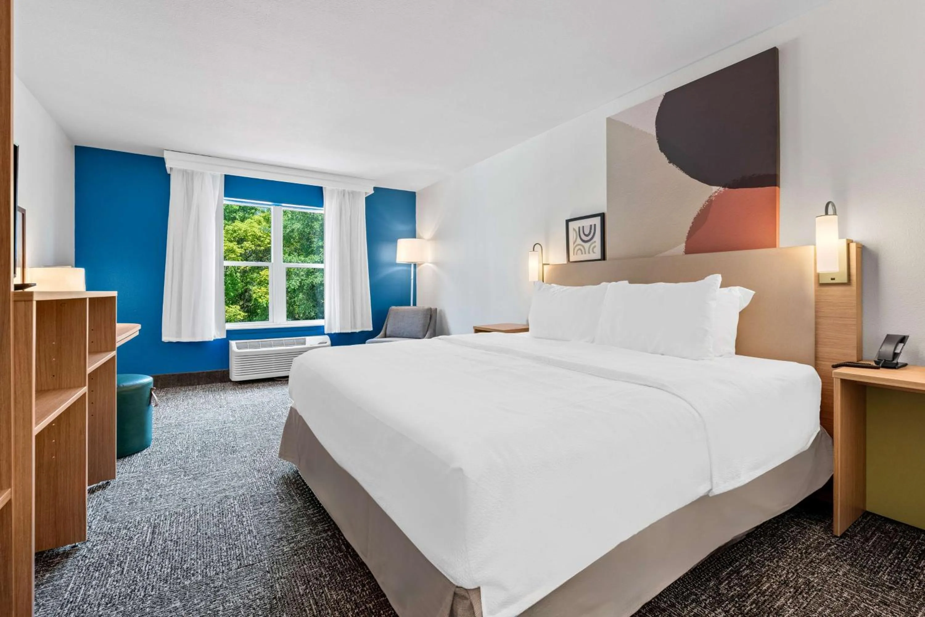 Bed in Spark By Hilton St. Augustine I 95