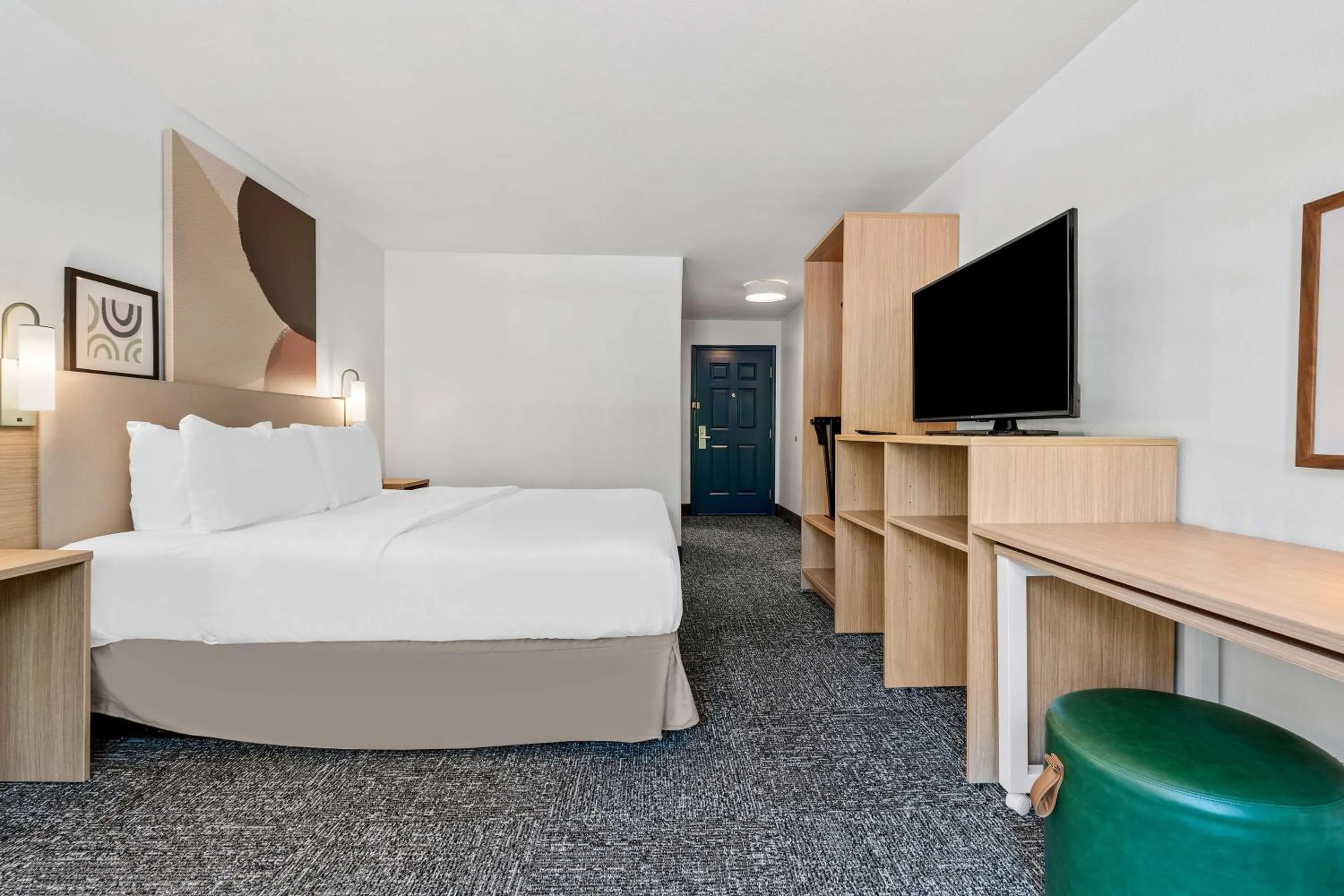 Bed in Spark By Hilton St. Augustine I 95