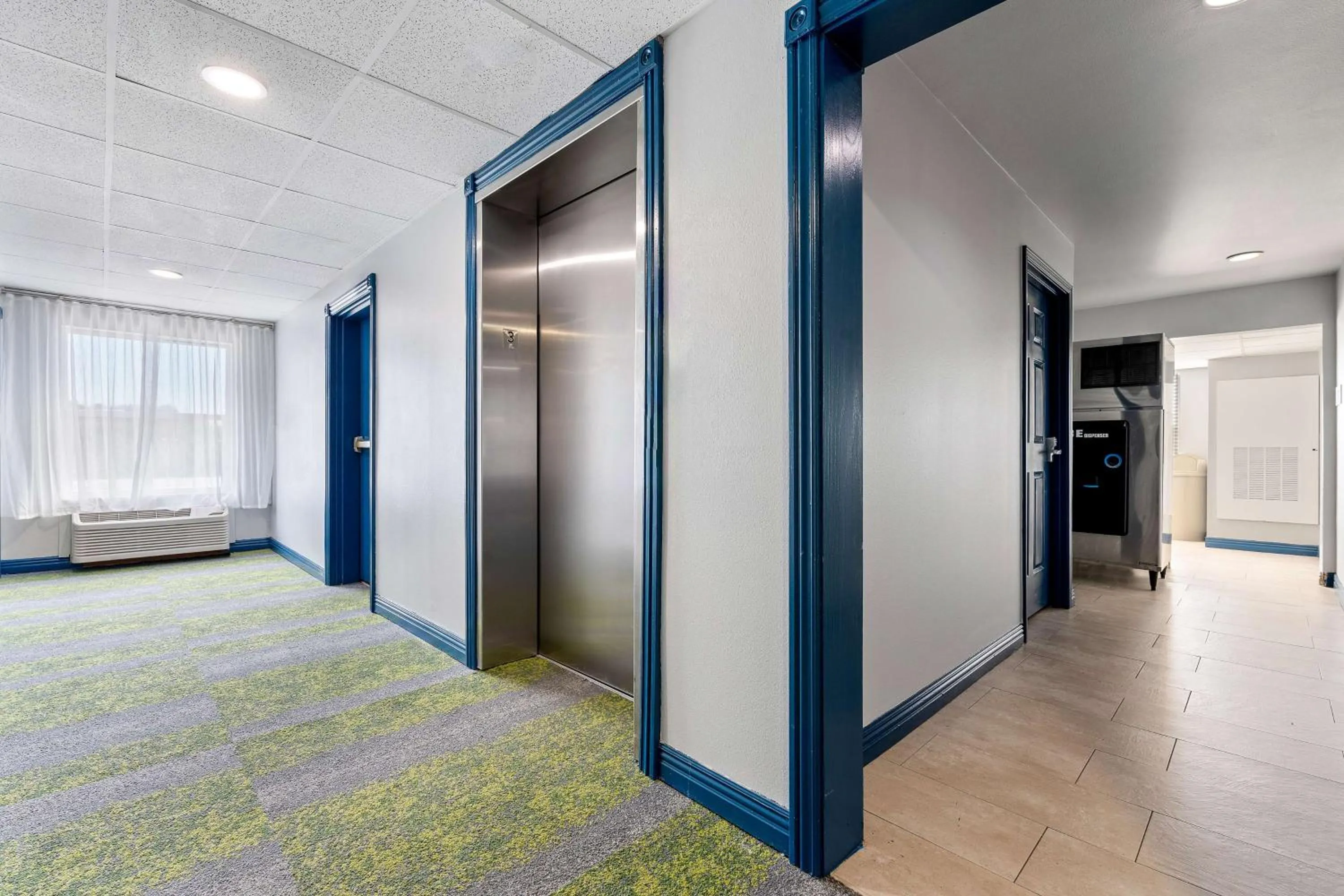 Lobby or reception, Bed in Spark By Hilton St. Augustine I 95