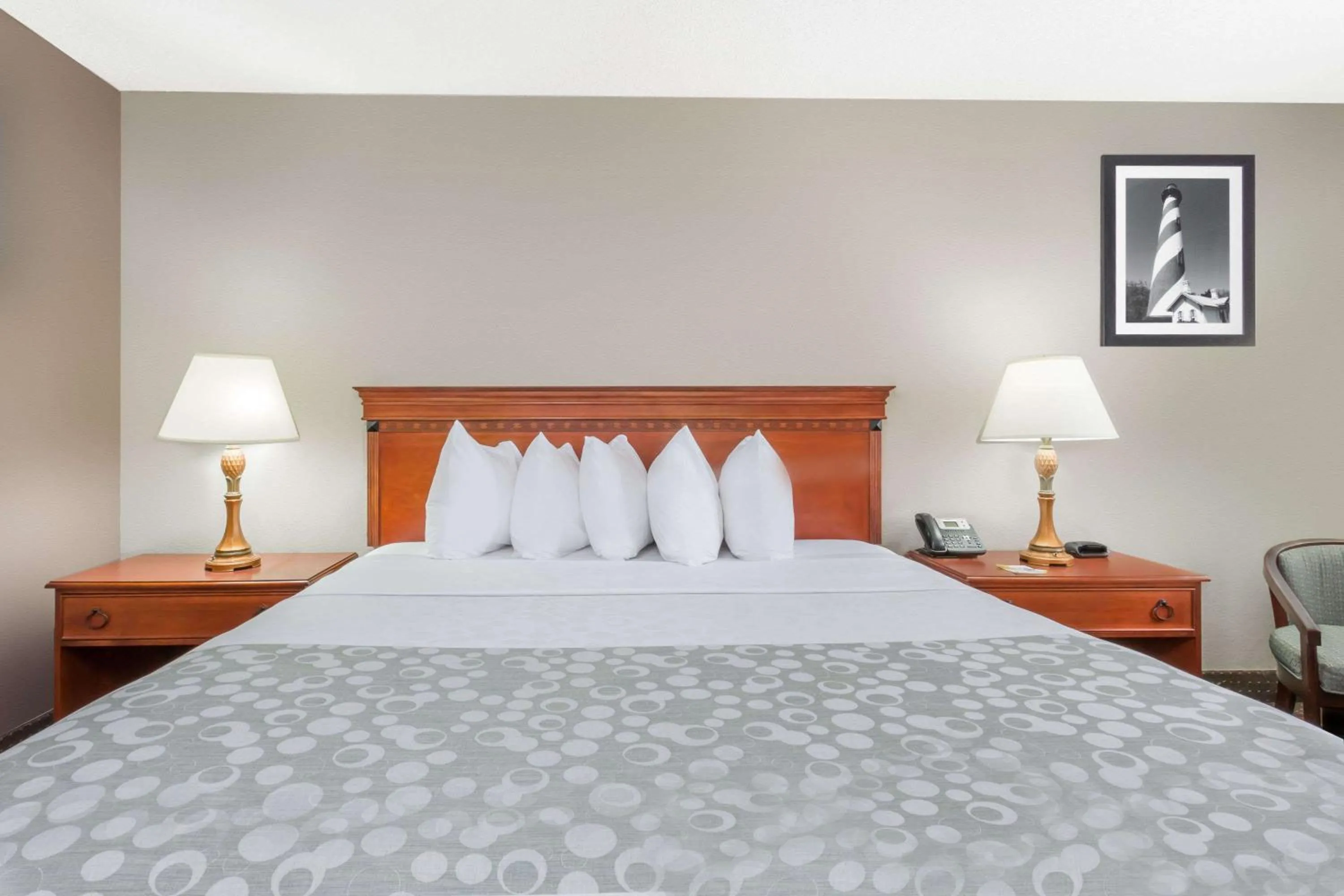 Bed in Days Inn by Wyndham St Augustine/Historic Downtown