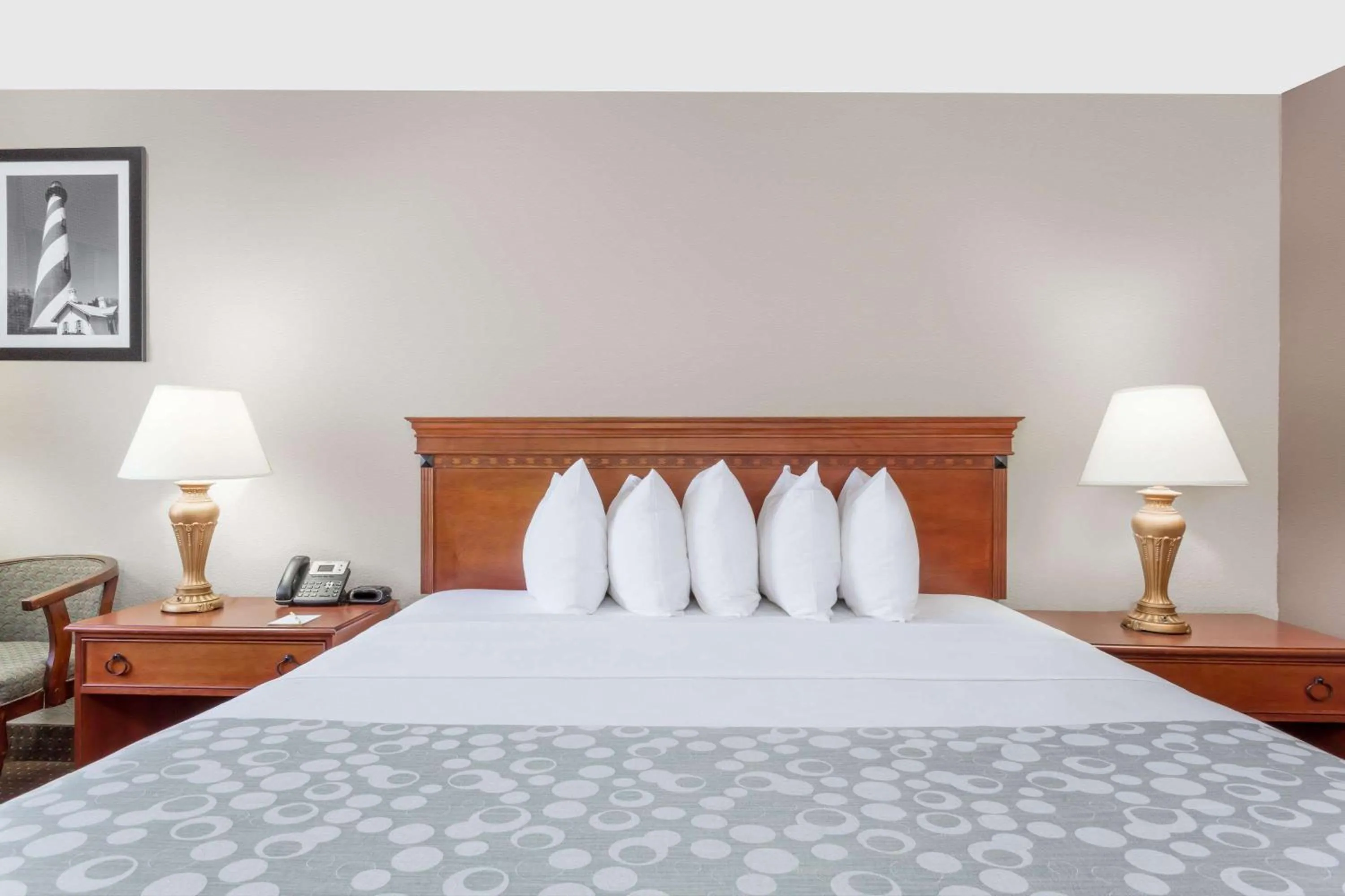 Photo of the whole room, Bed in Days Inn by Wyndham St Augustine/Historic Downtown