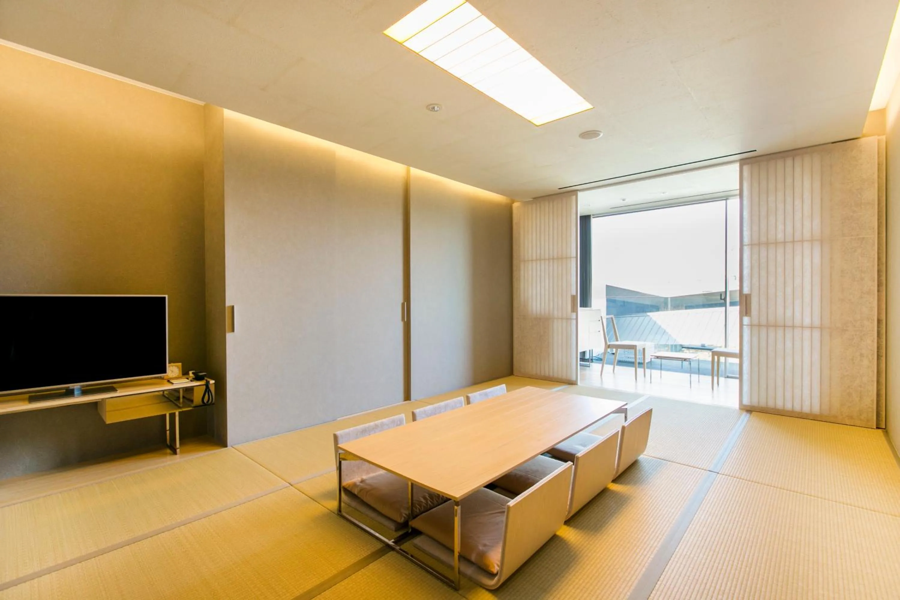 Photo of the whole room in The Meibia Miyazaki