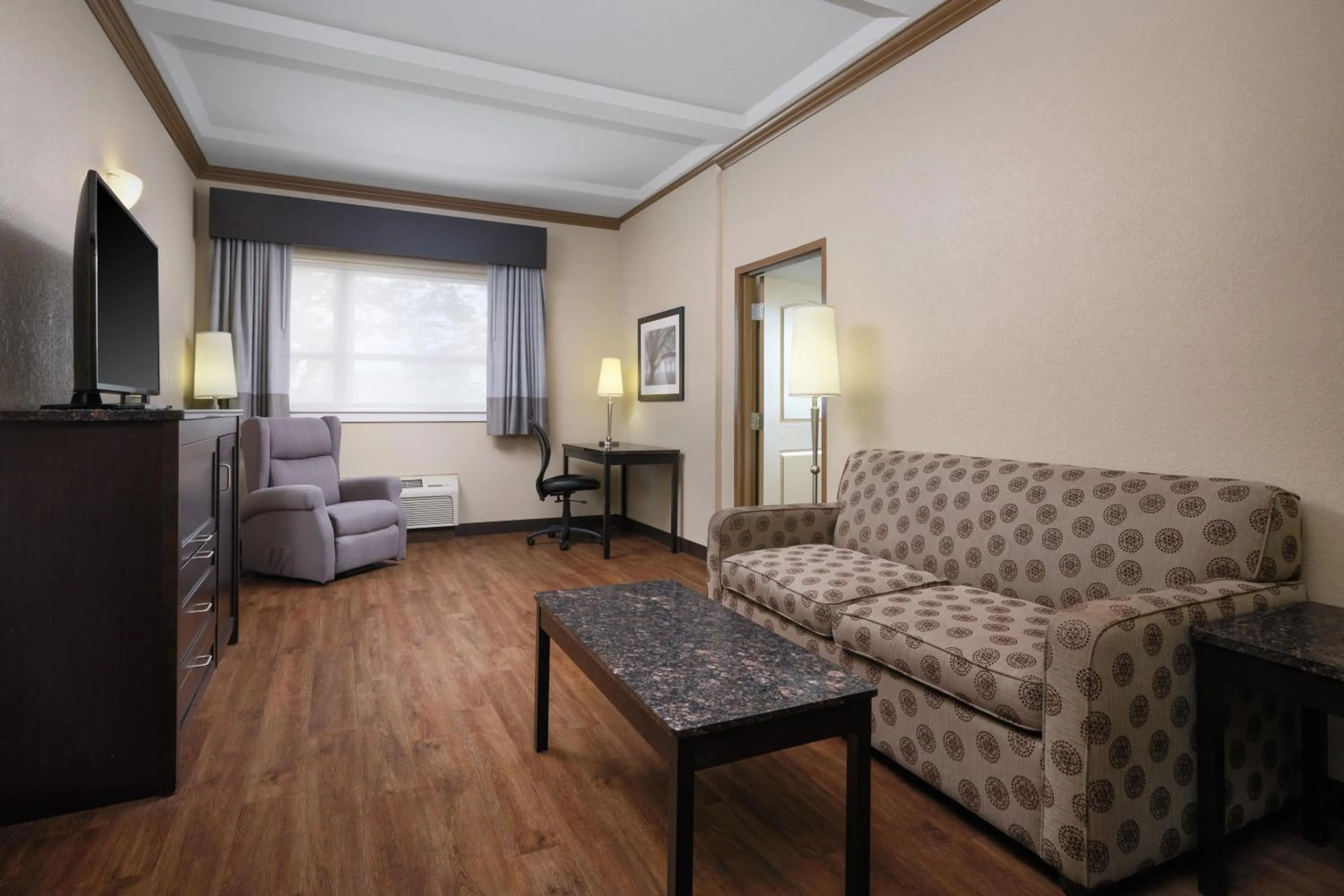 Bedroom in Best Western Plus Kamloops Hotel