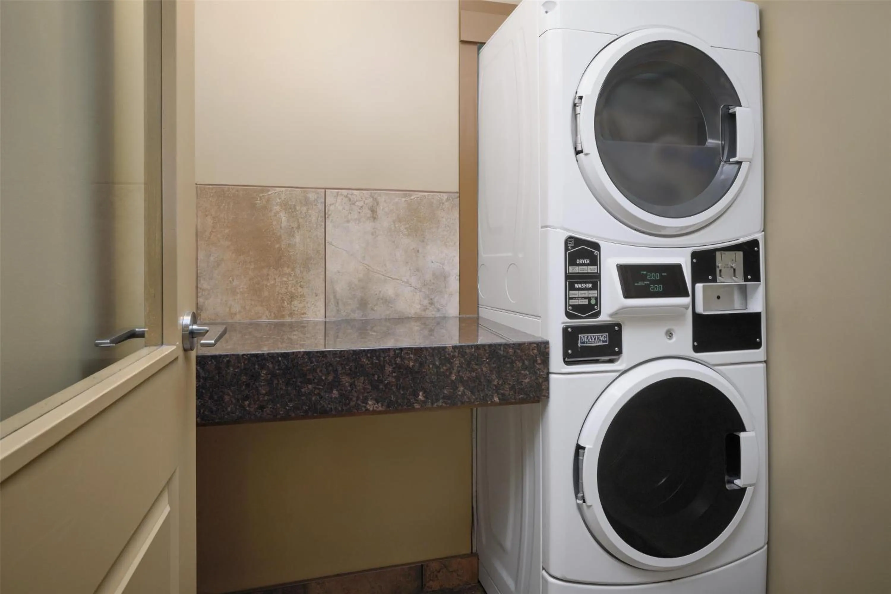 laundry in Best Western Plus Kamloops Hotel