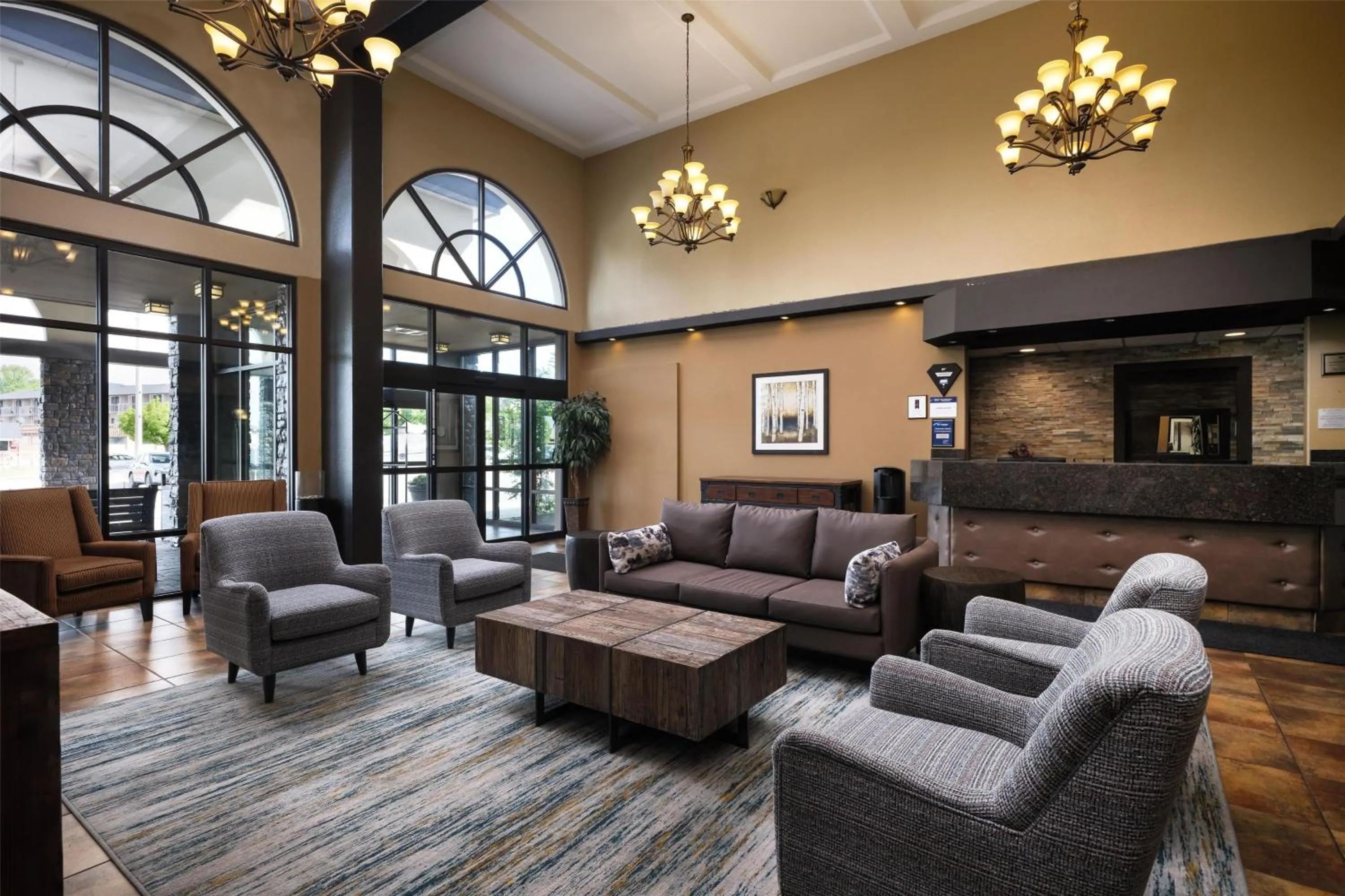 Lobby or reception in Best Western Plus Kamloops Hotel