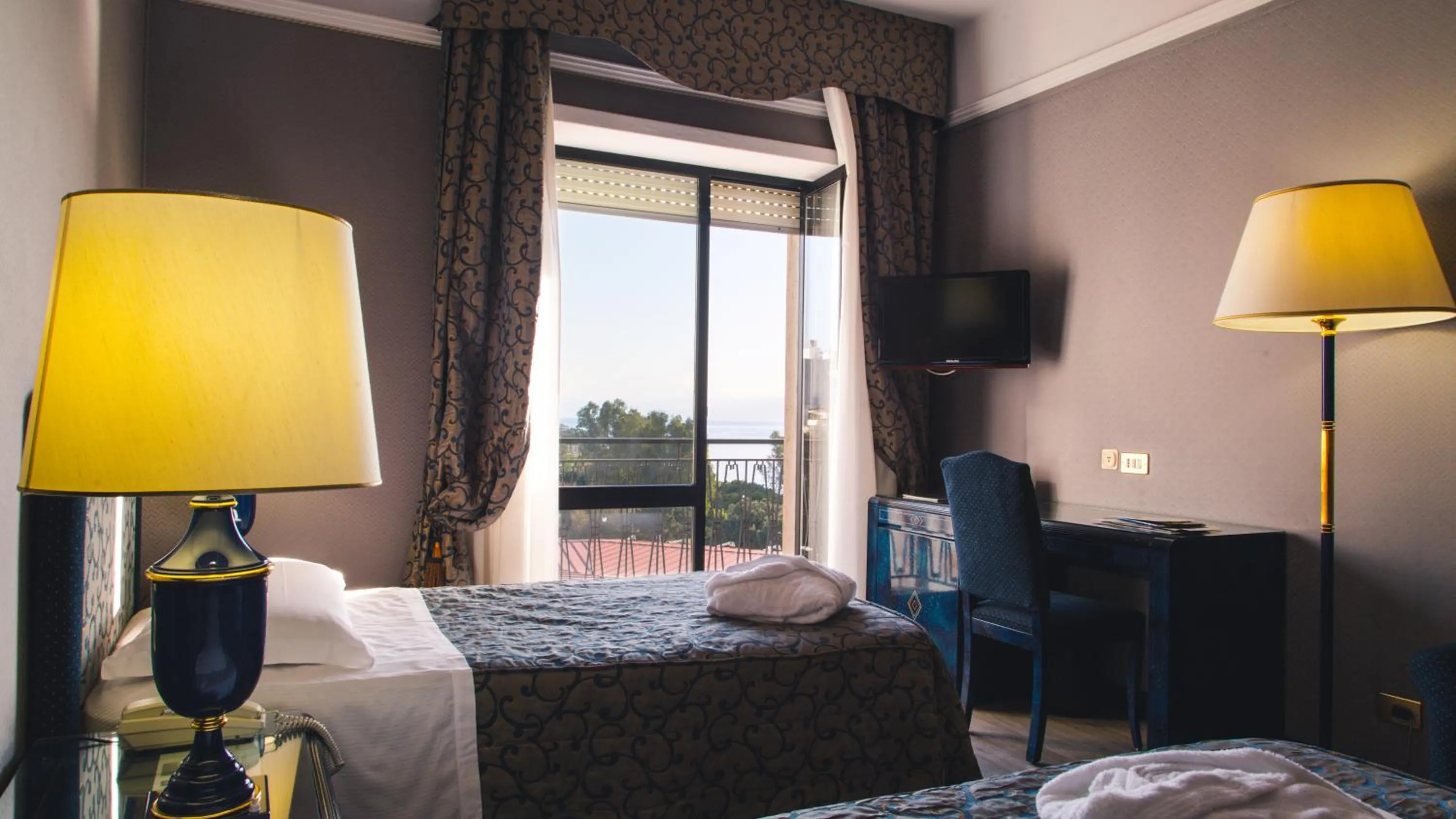 Bed in Grand Hotel Excelsior