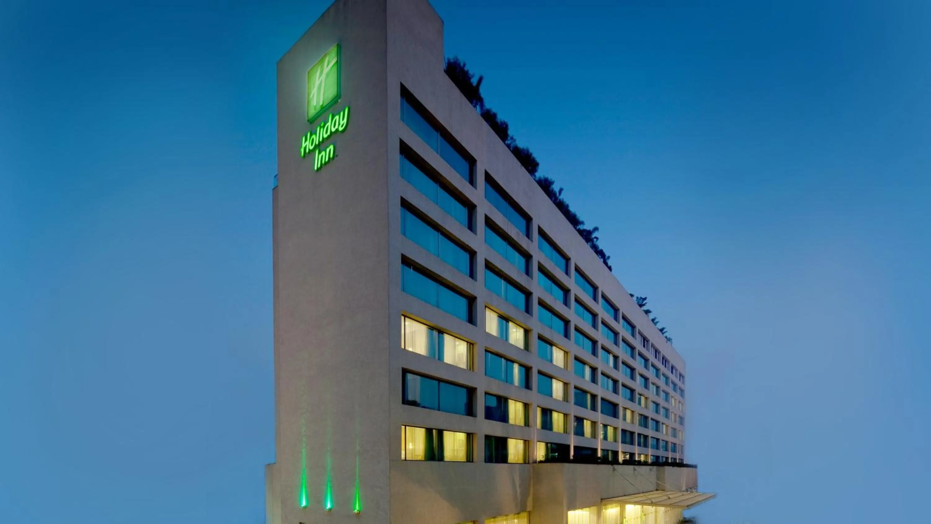 Property building in Holiday Inn Mumbai International Airport by IHG