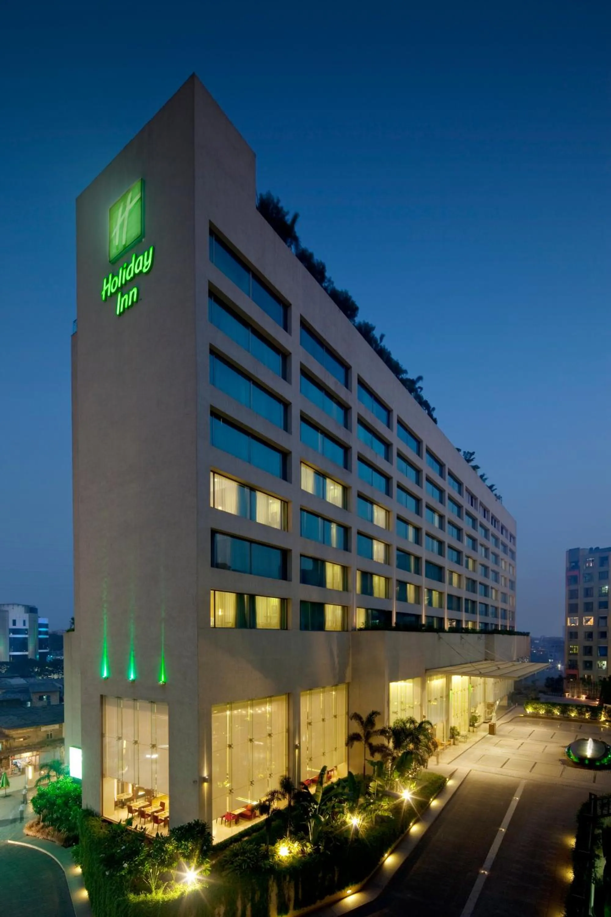 Property building in Holiday Inn Mumbai International Airport by IHG