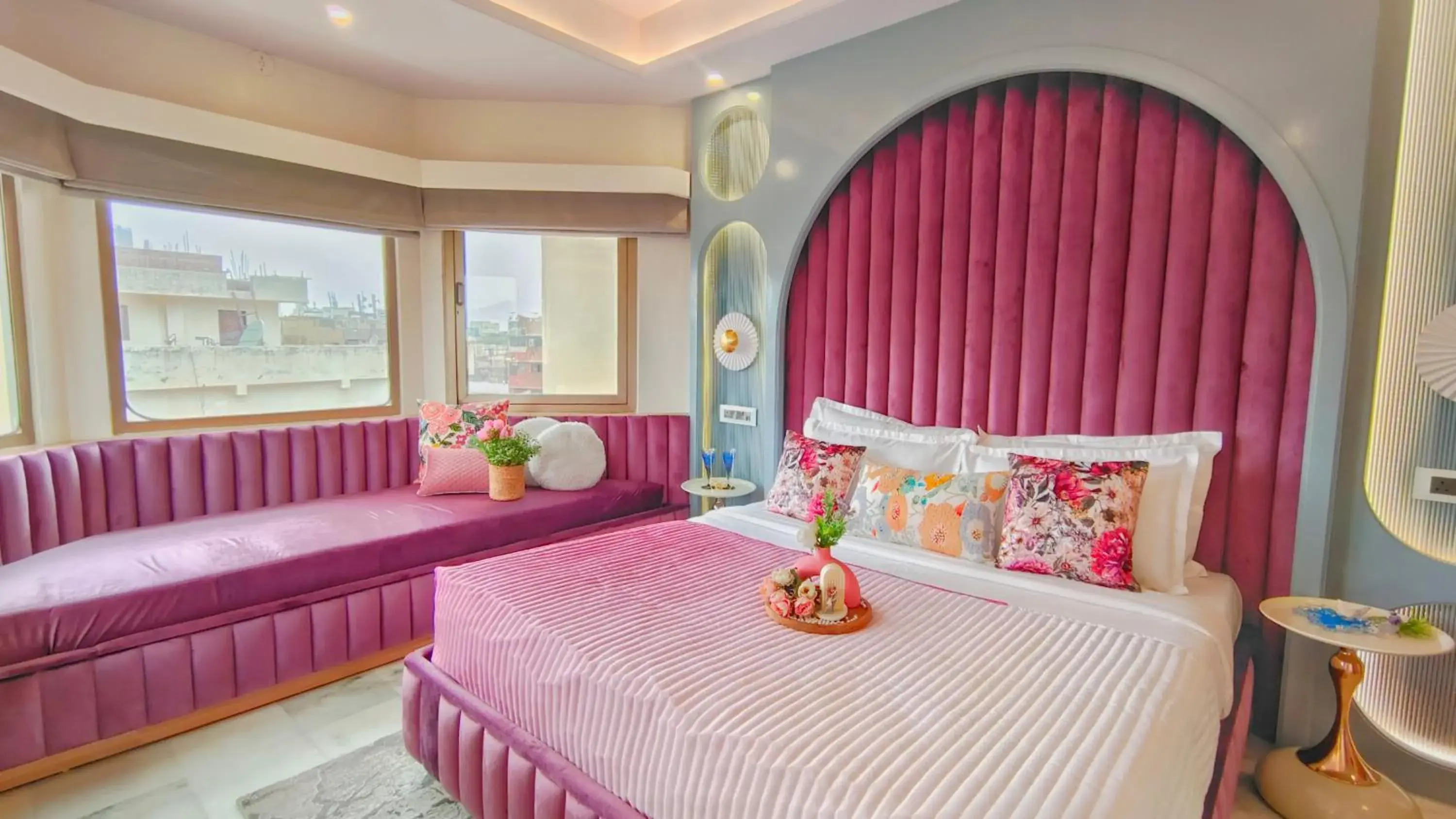 Panoramic View Room with Day Bed: Enjoy 10% off on F&B, 10% off on Spa, Complimentary Hi-Tea,Welcome Drink on arrival and Signature Activities & Experiences in Sarang Palace - A Luxury Boutique Hotel Panoramic View Room with Day Bed: Enjoy 10% off on F&B, 10% off on Spa, Complimentary Hi-Tea,Welcome Drink on arrival and Signature Activities & Experiences in Sarang Palace - A Luxury Boutique Hotel