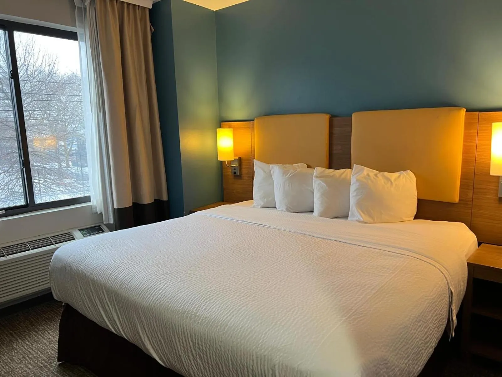 Bed in Days Inn by Wyndham Brooklyn Marine Park