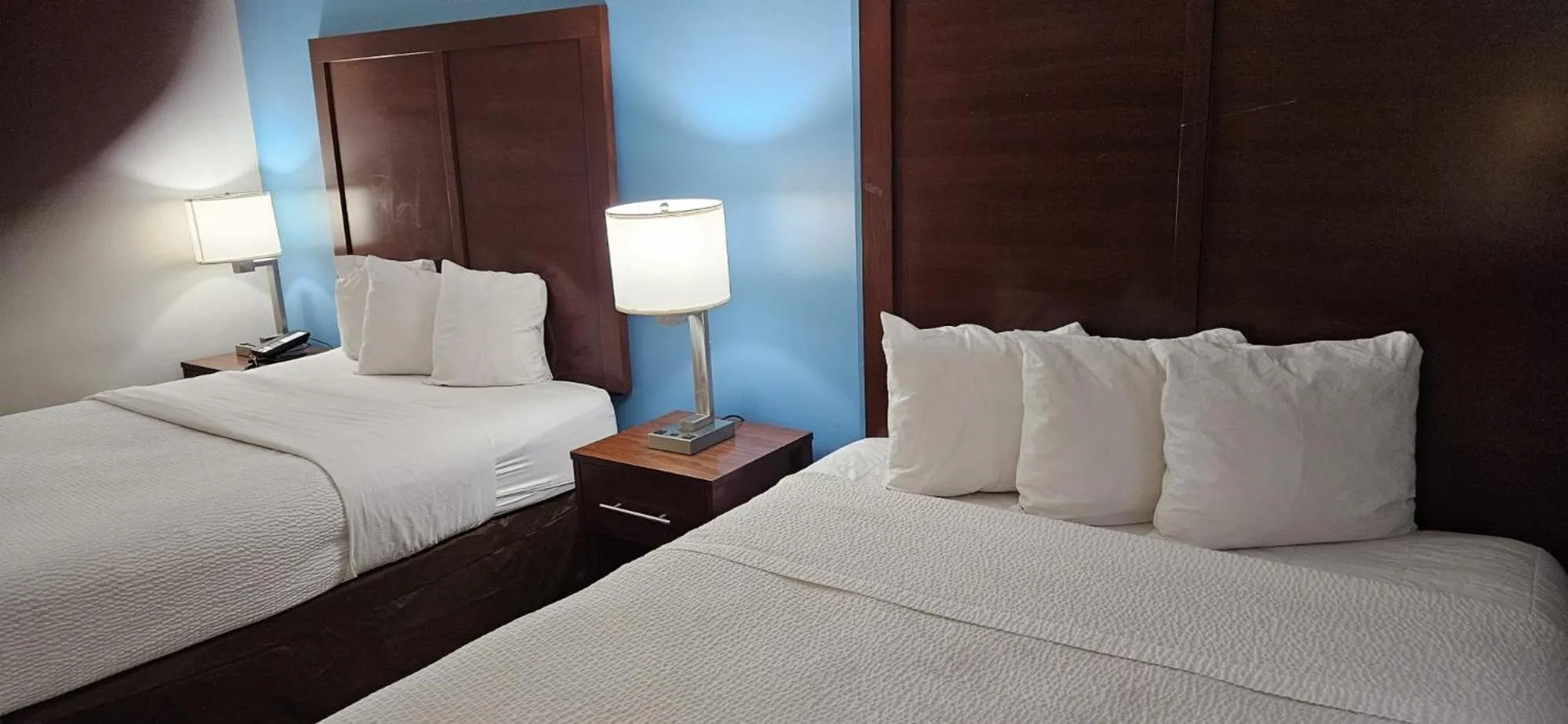 Bed in Days Inn by Wyndham Brooklyn Marine Park