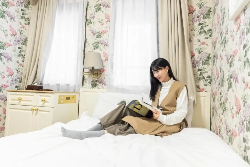 Bed in New Osaka Hotel Shinsaibashi