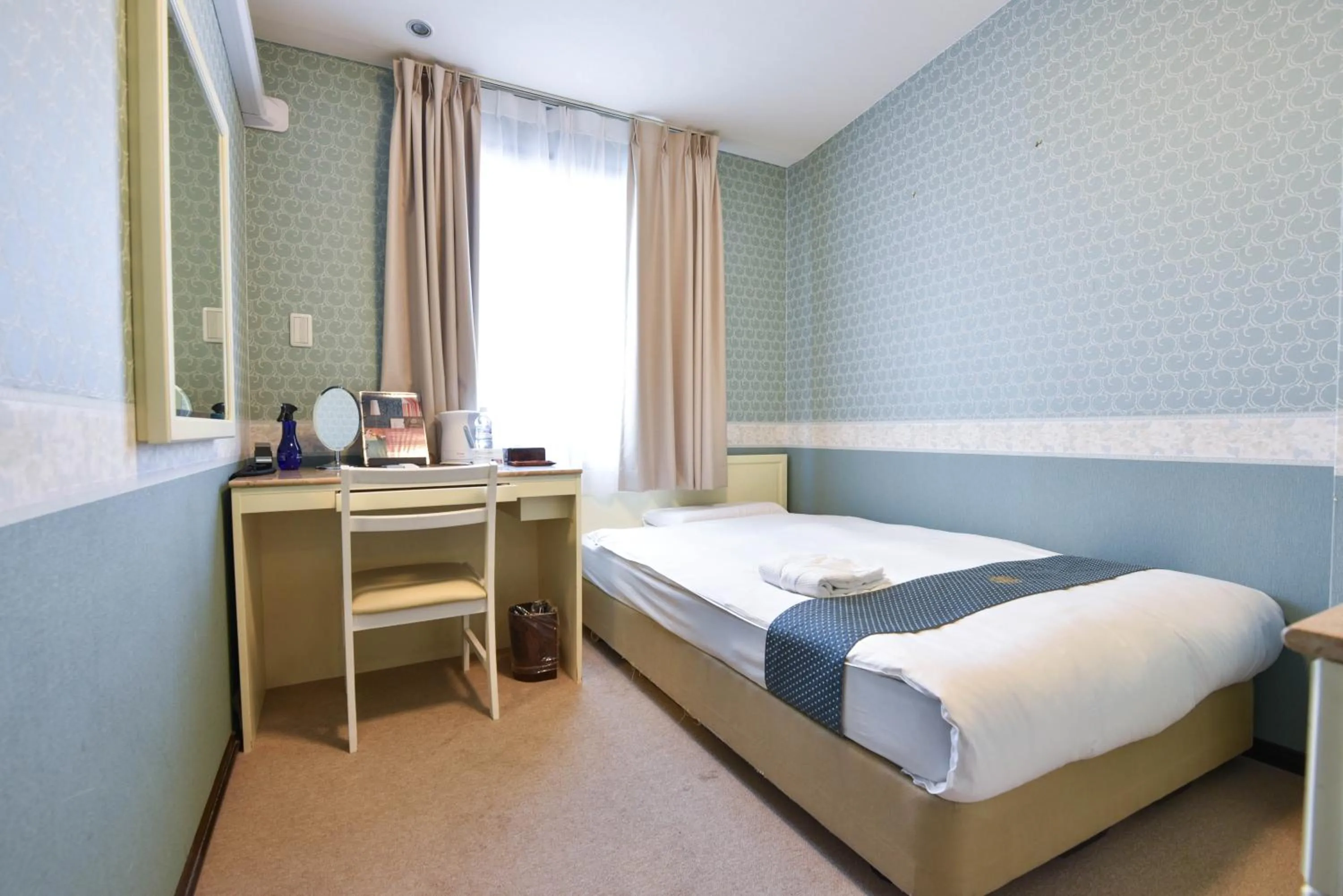 Bedroom, Bed in New Osaka Hotel Shinsaibashi