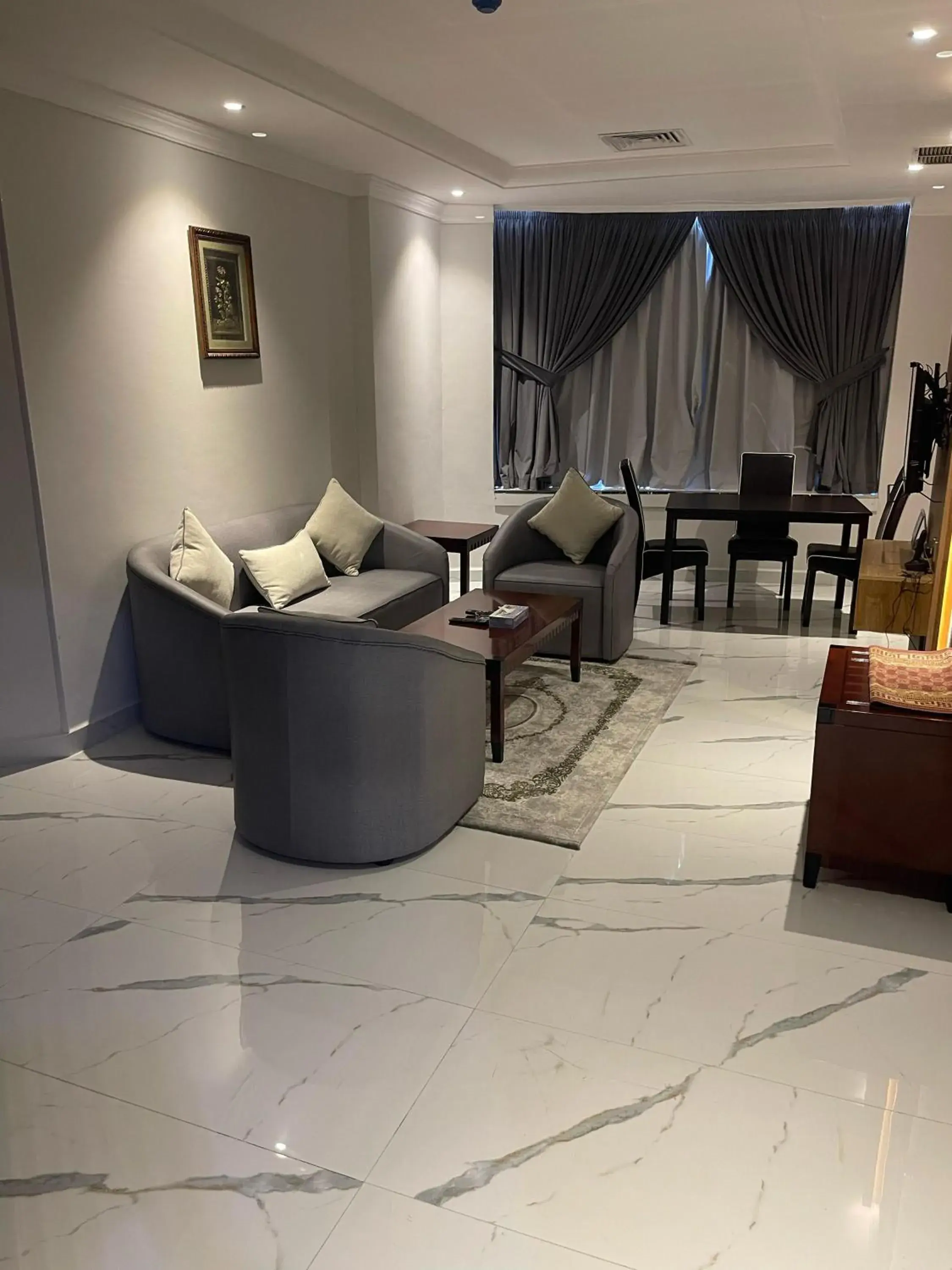 Economy Triple Room in Continental Suite farwaniya Economy Triple Room in Continental Suite farwaniya