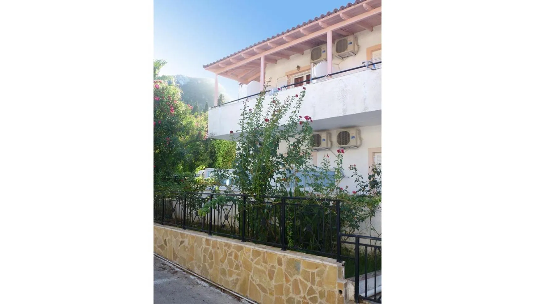 Property building in Galini Studios