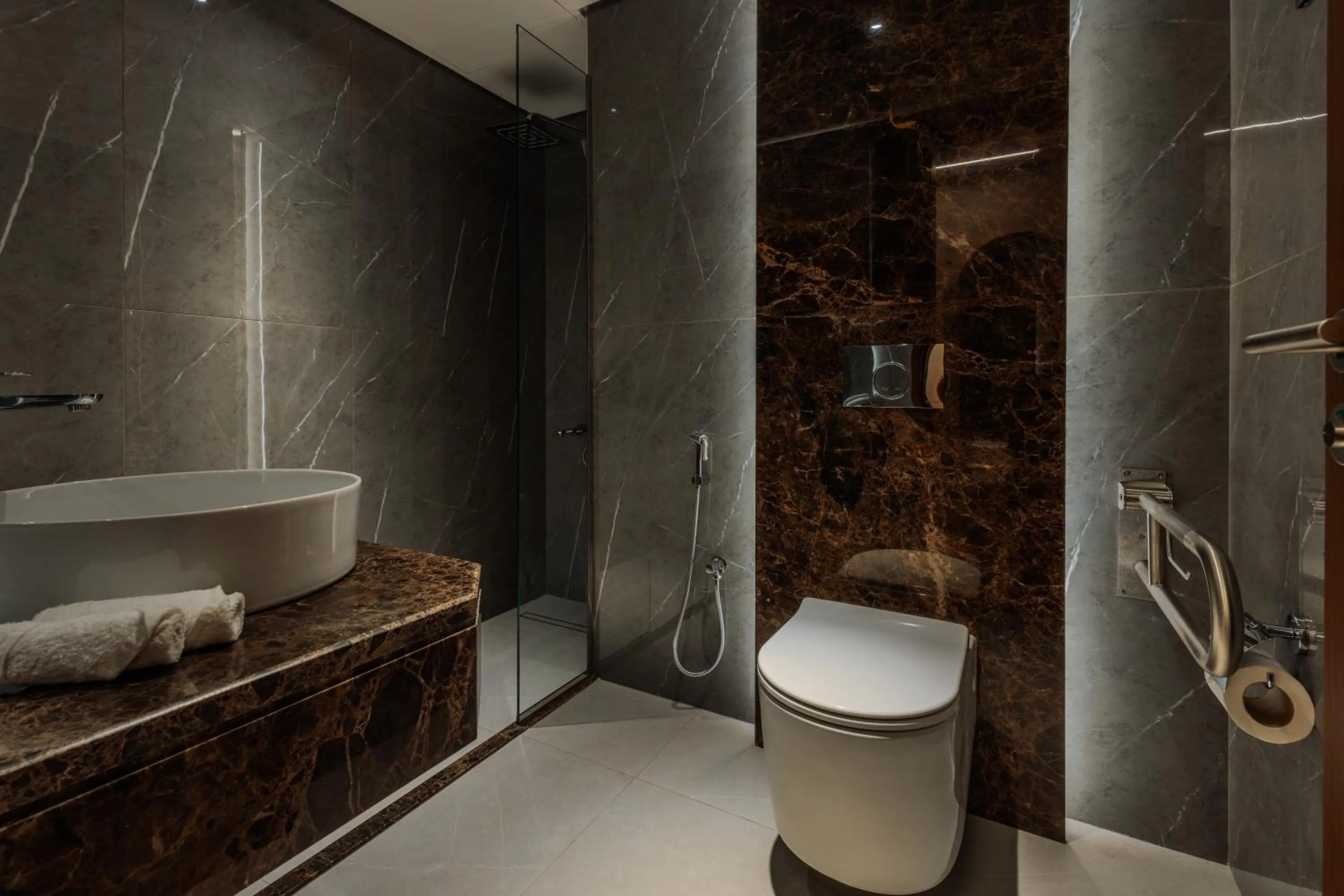 Toilet in Kuwait Continental Hotel