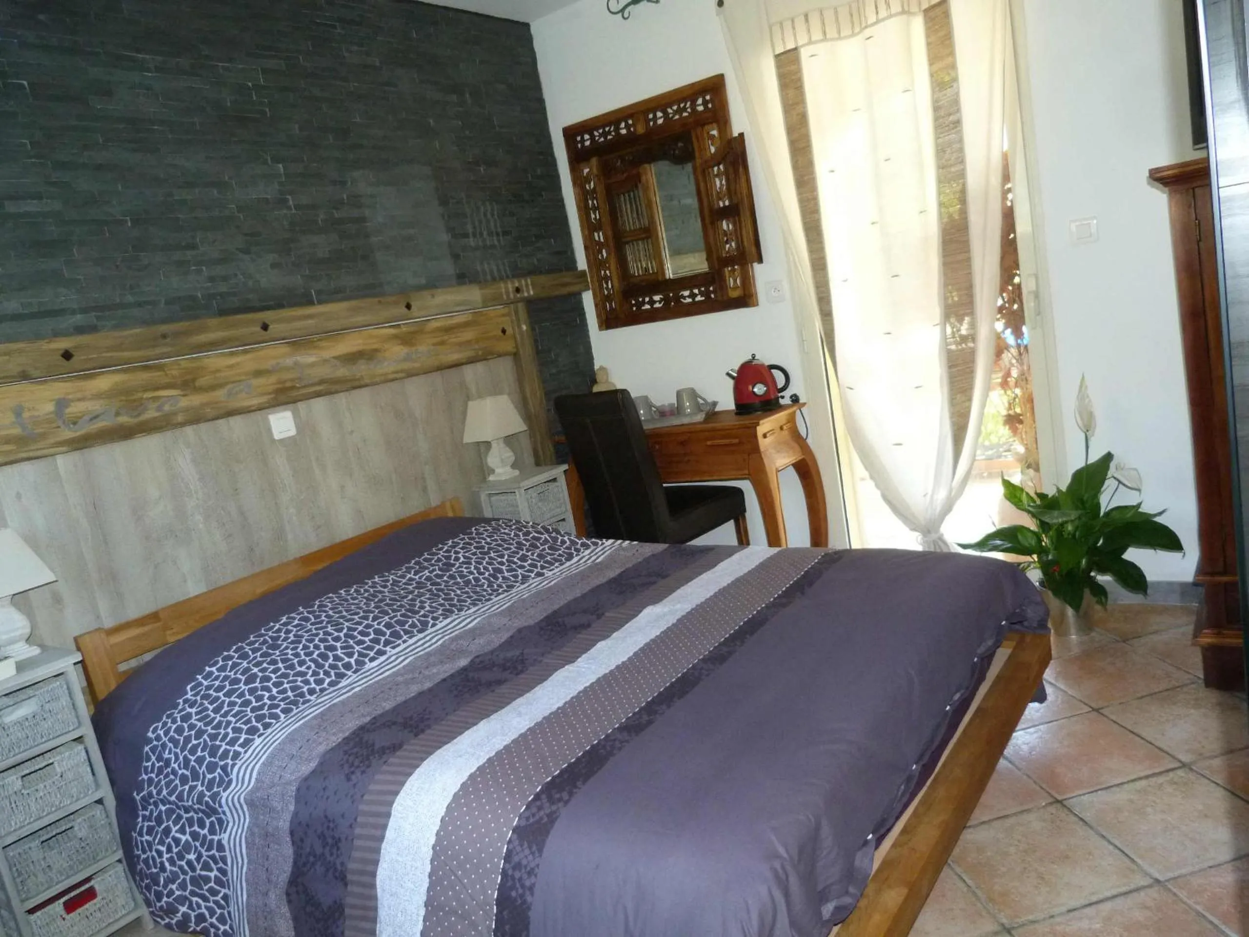 Photo of the whole room, Bed in Les Bambous B&B