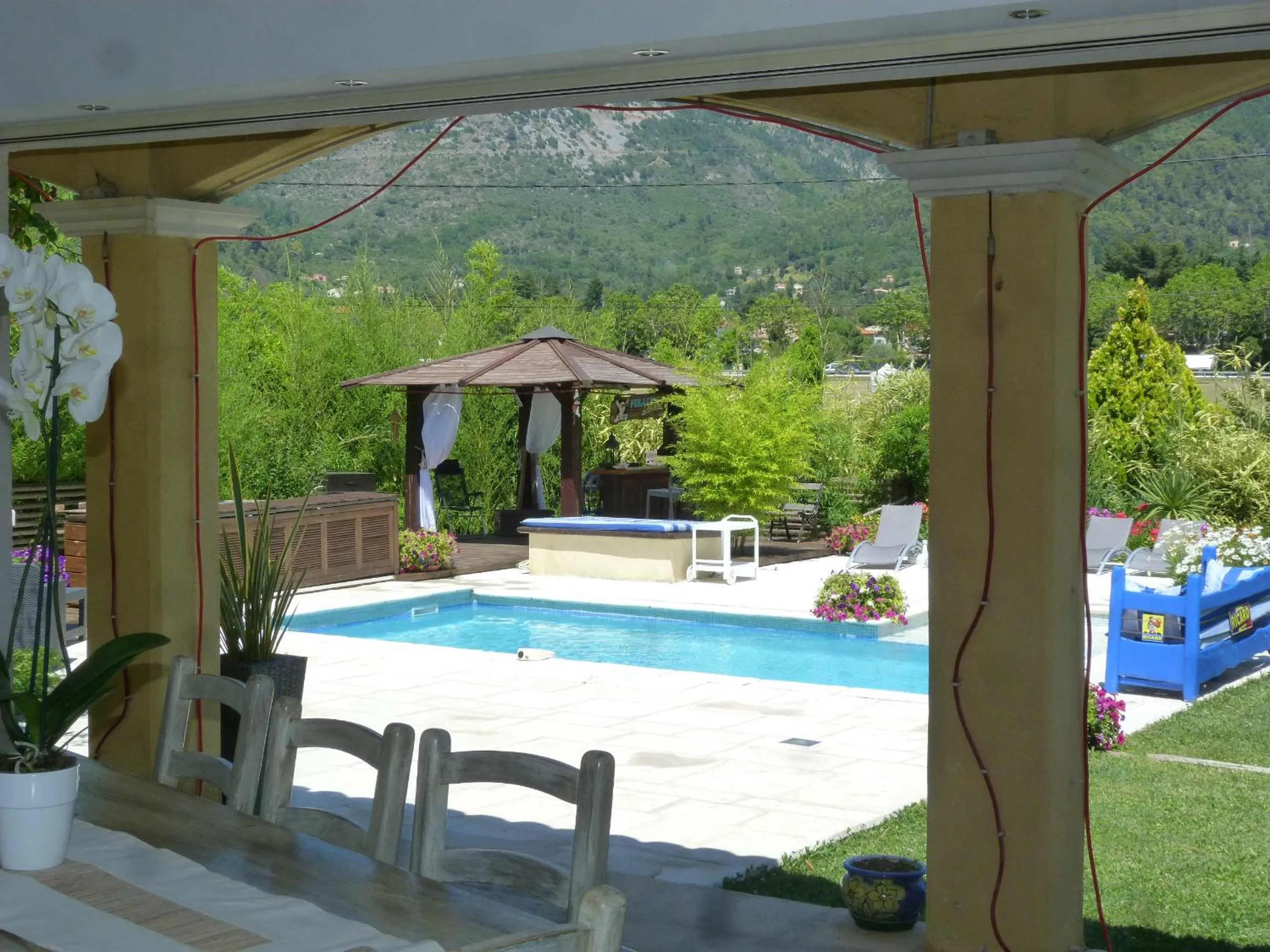 Patio in Les Bambous B&B