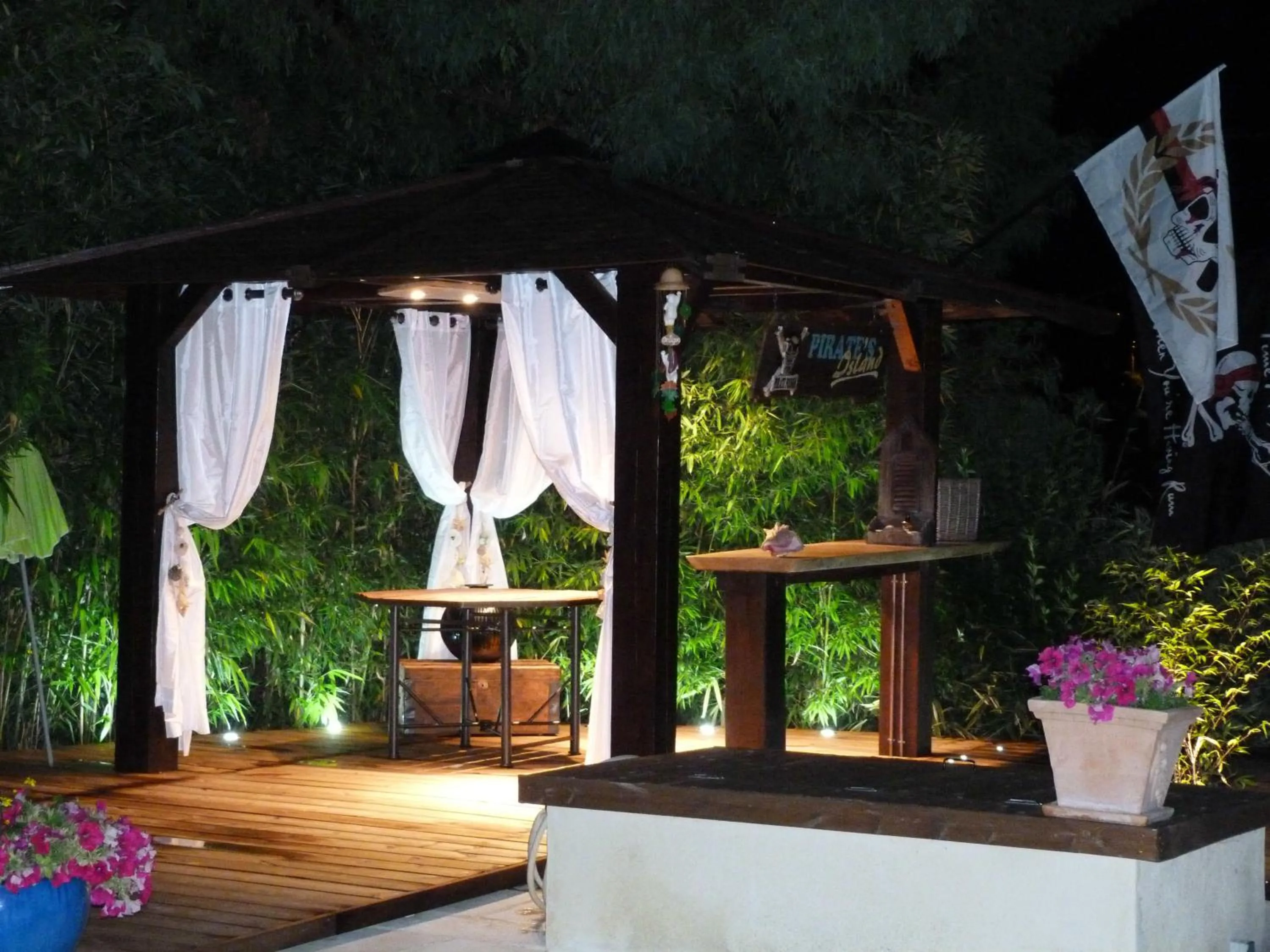 Garden in Les Bambous B&B