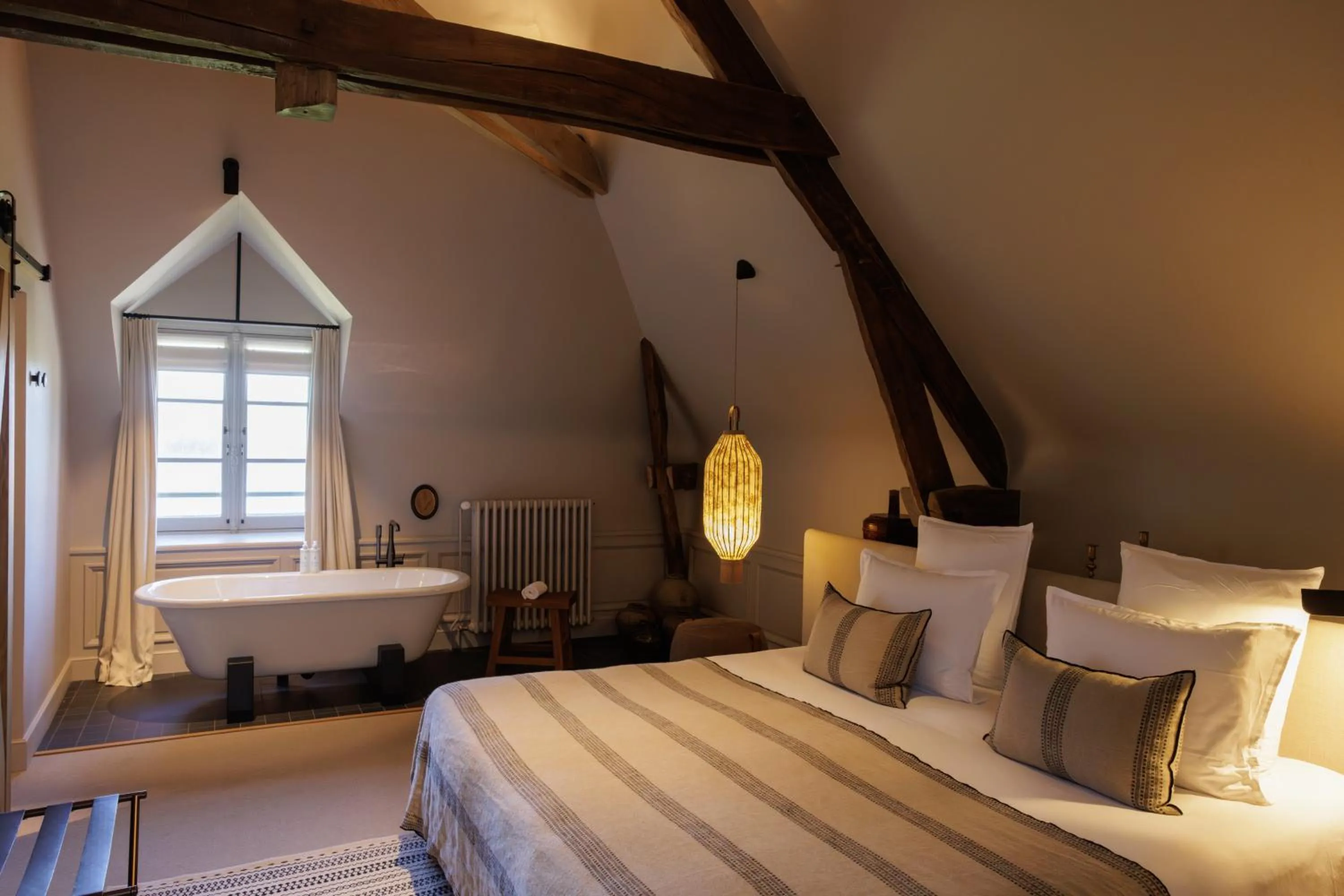 Photo of the whole room, Bed in Domaine de Locguénolé & Spa - Relais & Chateaux