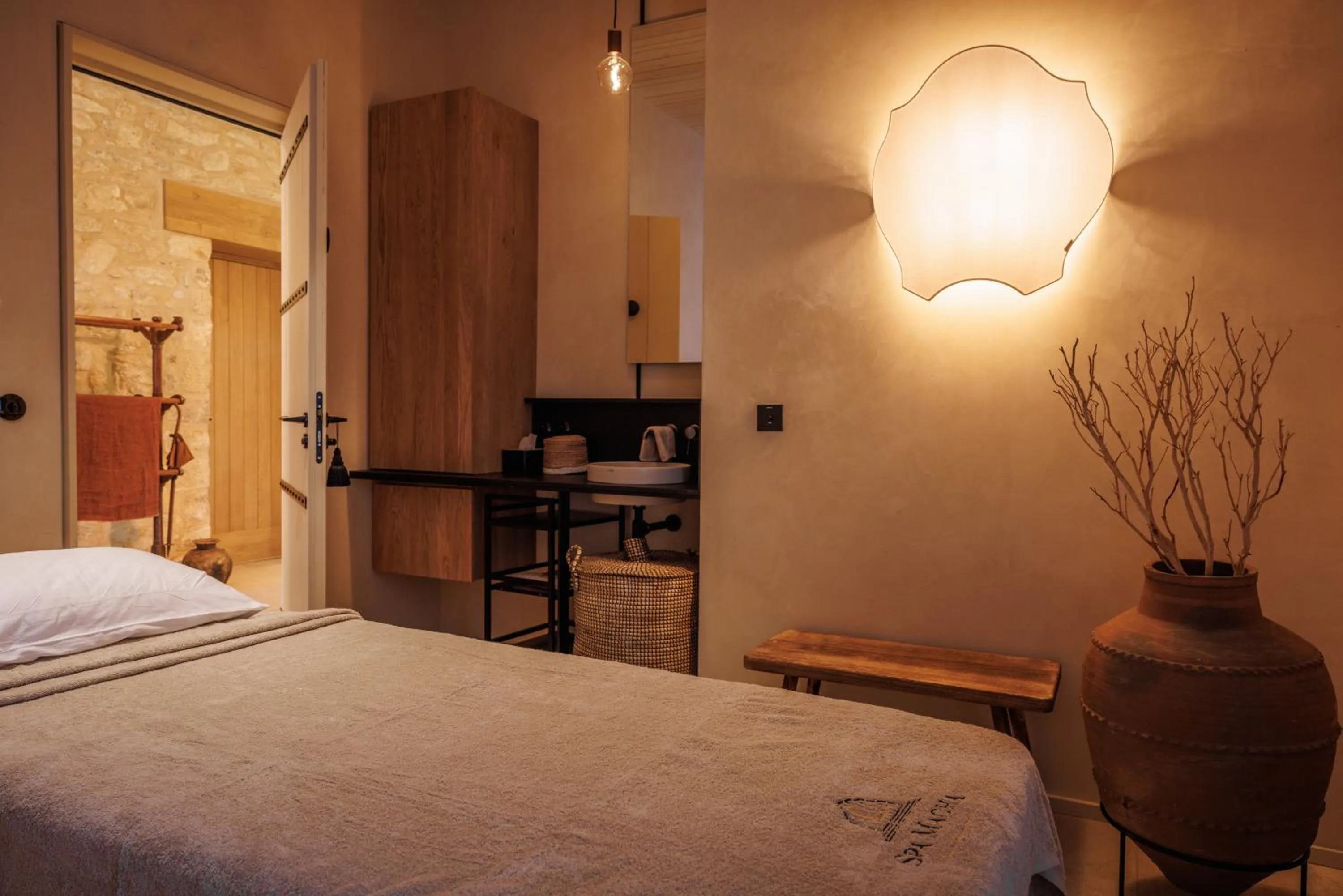 Massage, Bed in Domaine de Locguénolé & Spa - Relais & Chateaux