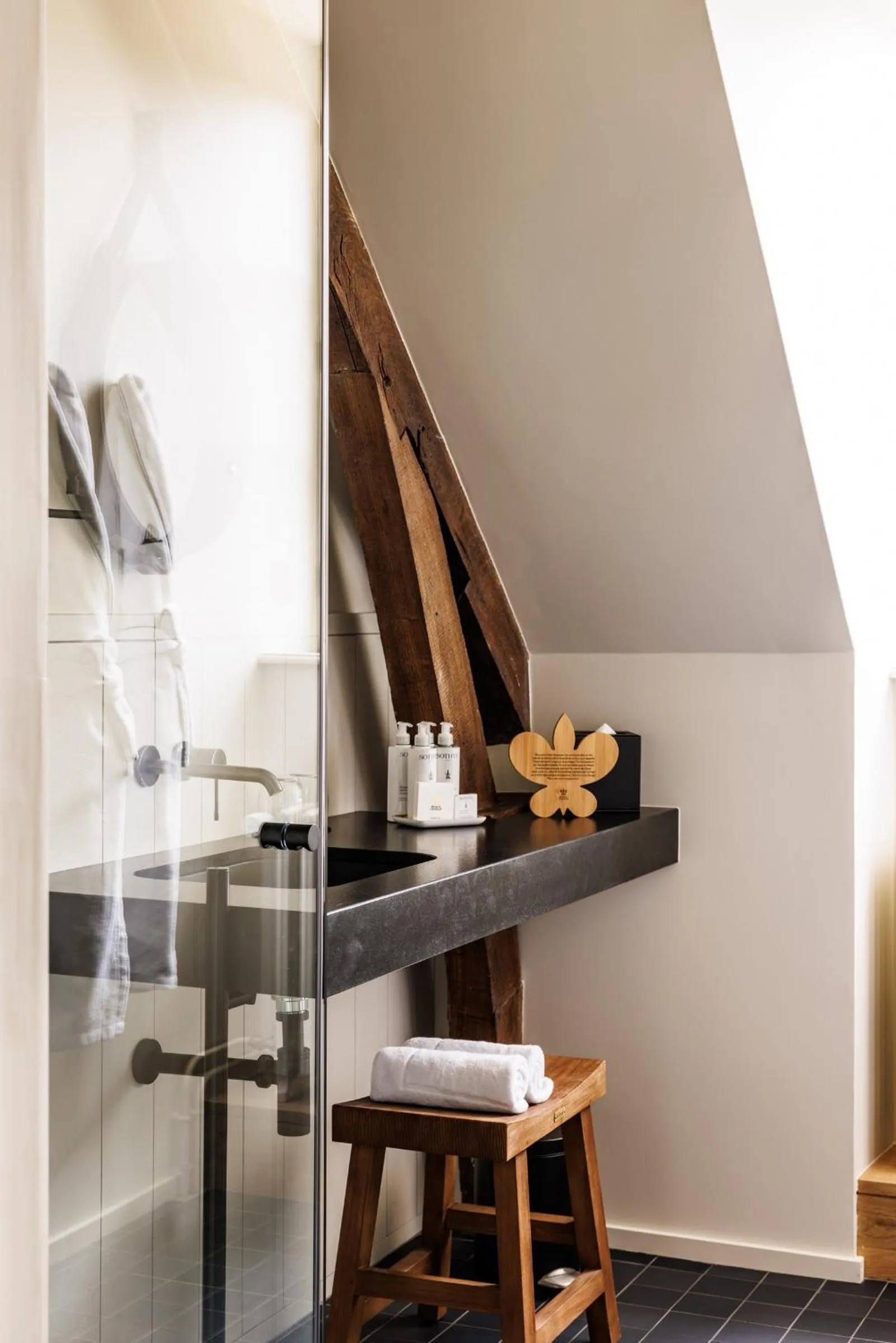 Shower in Domaine de Locguénolé & Spa - Relais & Chateaux