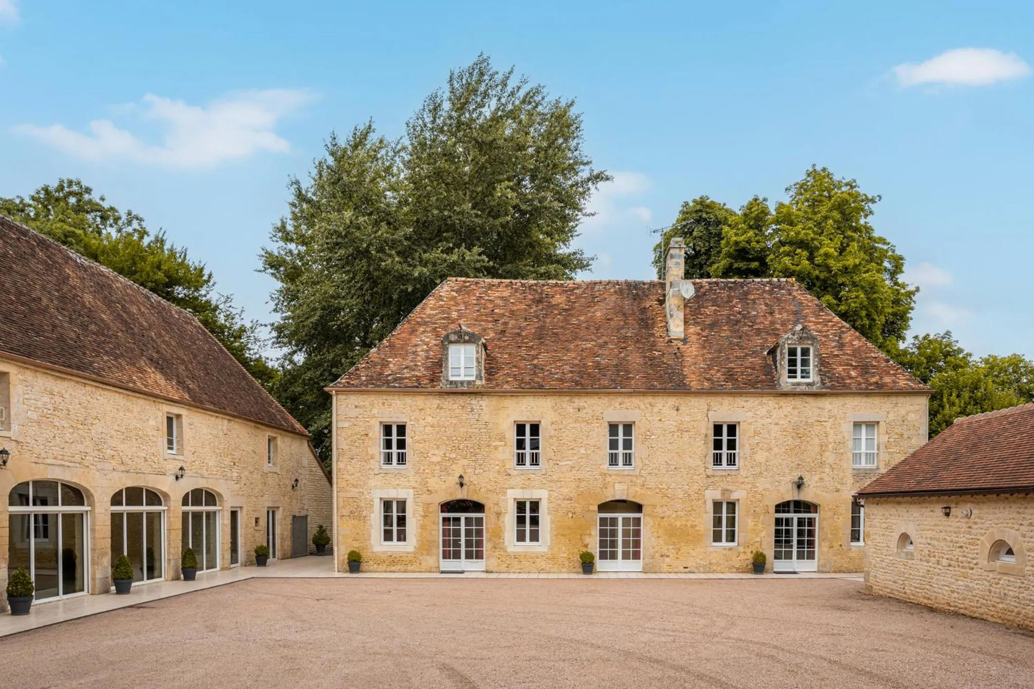 Property building in Domaine De La Tour
