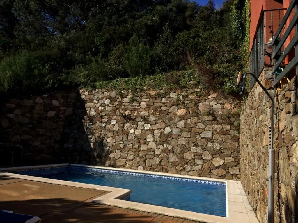 3 bedroom semi-detached house in Sa Riera Begur. Sea views terrace and shared pool Ref:H12