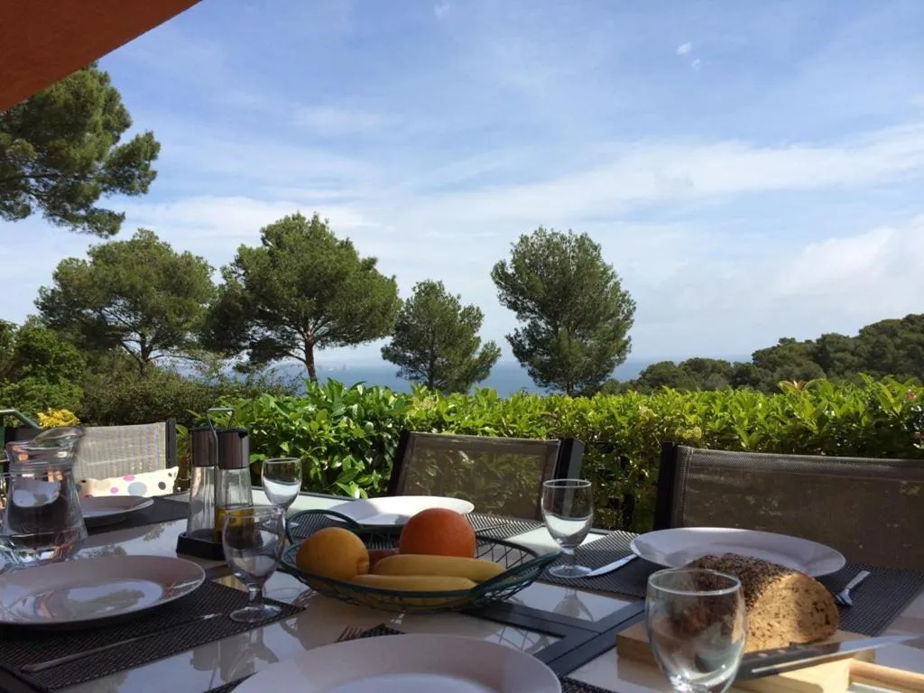 3 bedroom semi-detached house in Sa Riera Begur. Sea views terrace and shared pool Ref:H12
