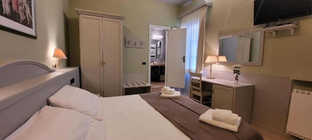 Bed in Hotel Camilla Guelfa