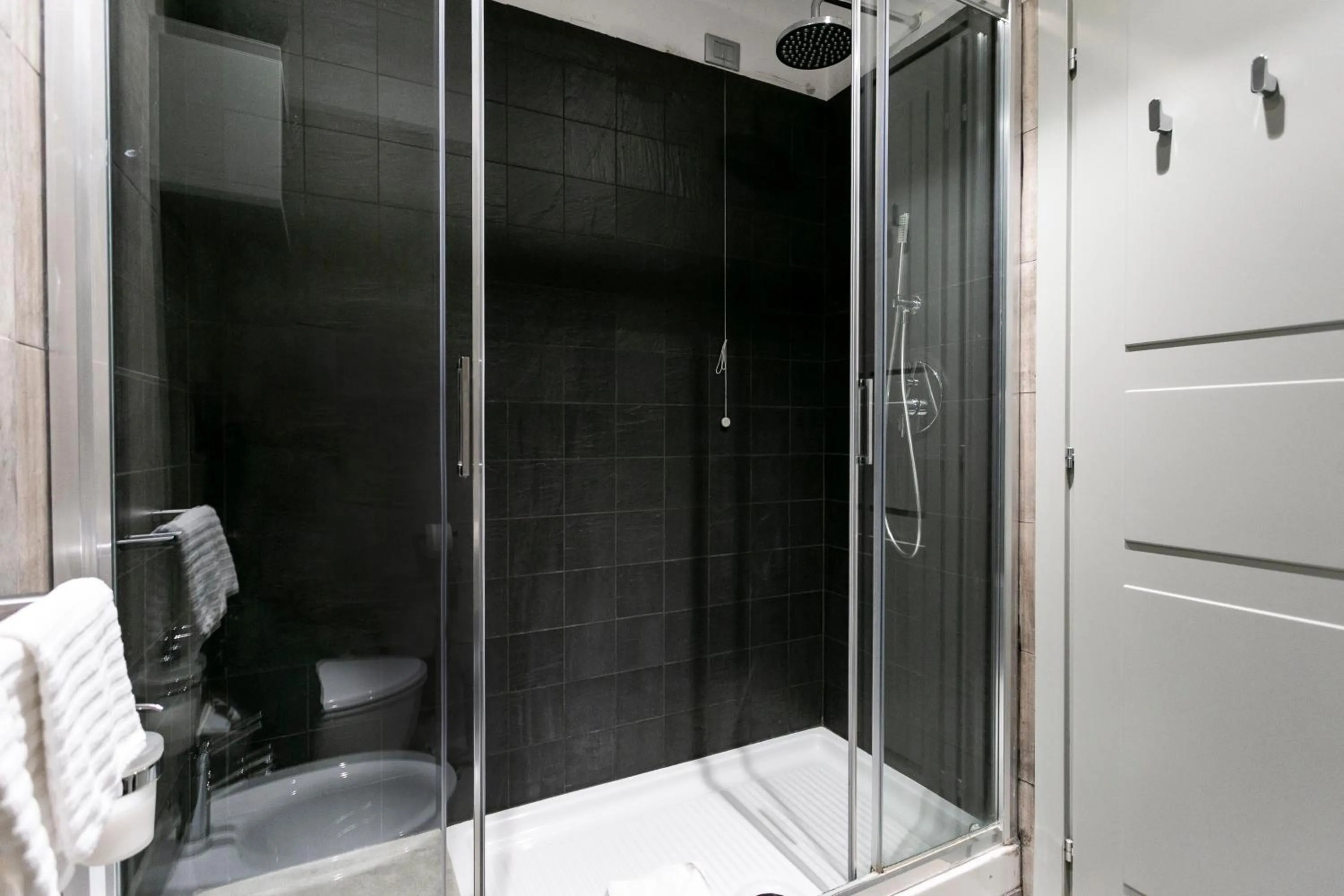 Shower in Cesare ai Cavalieri Suites