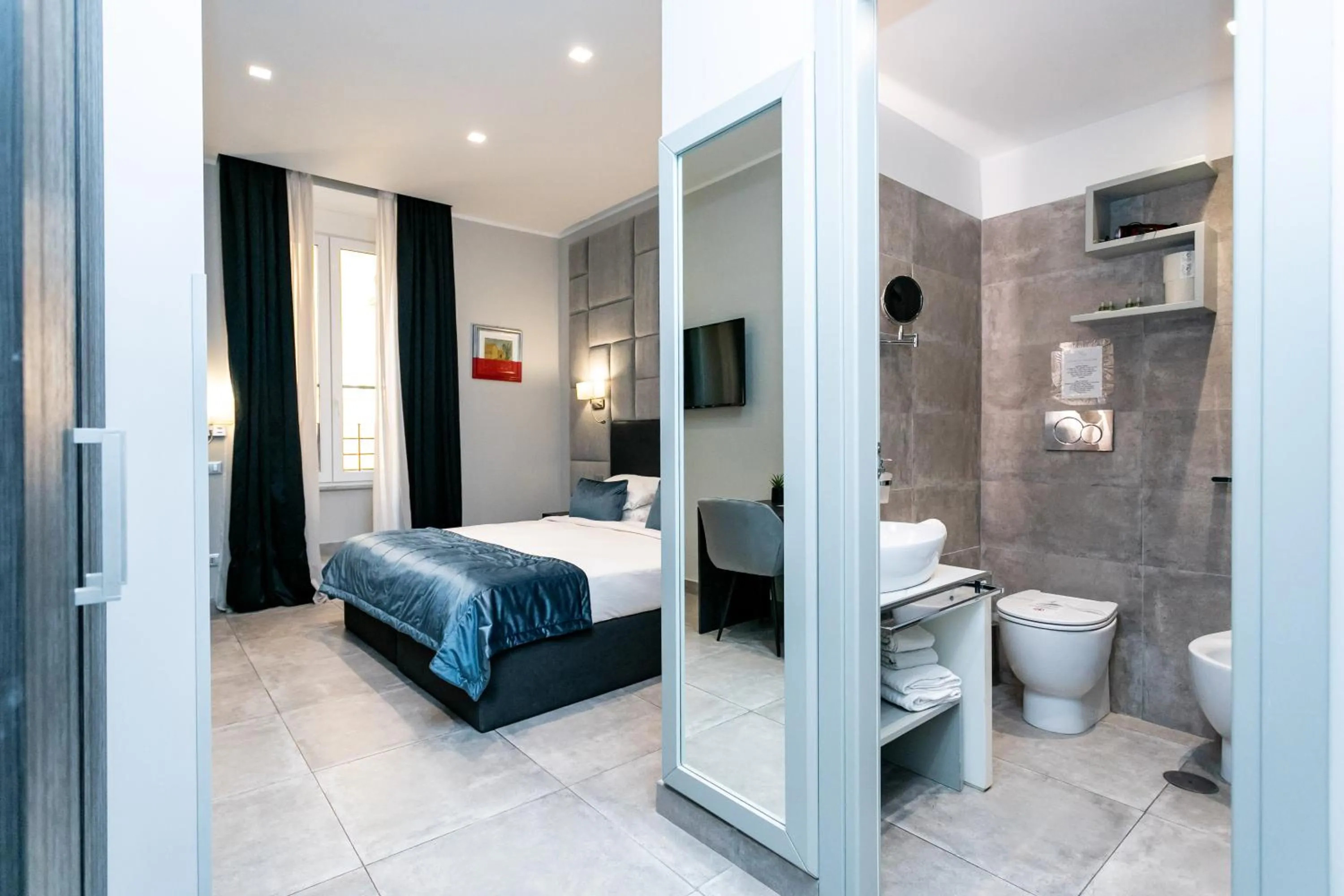 Toilet, Bed in Cesare ai Cavalieri Suites