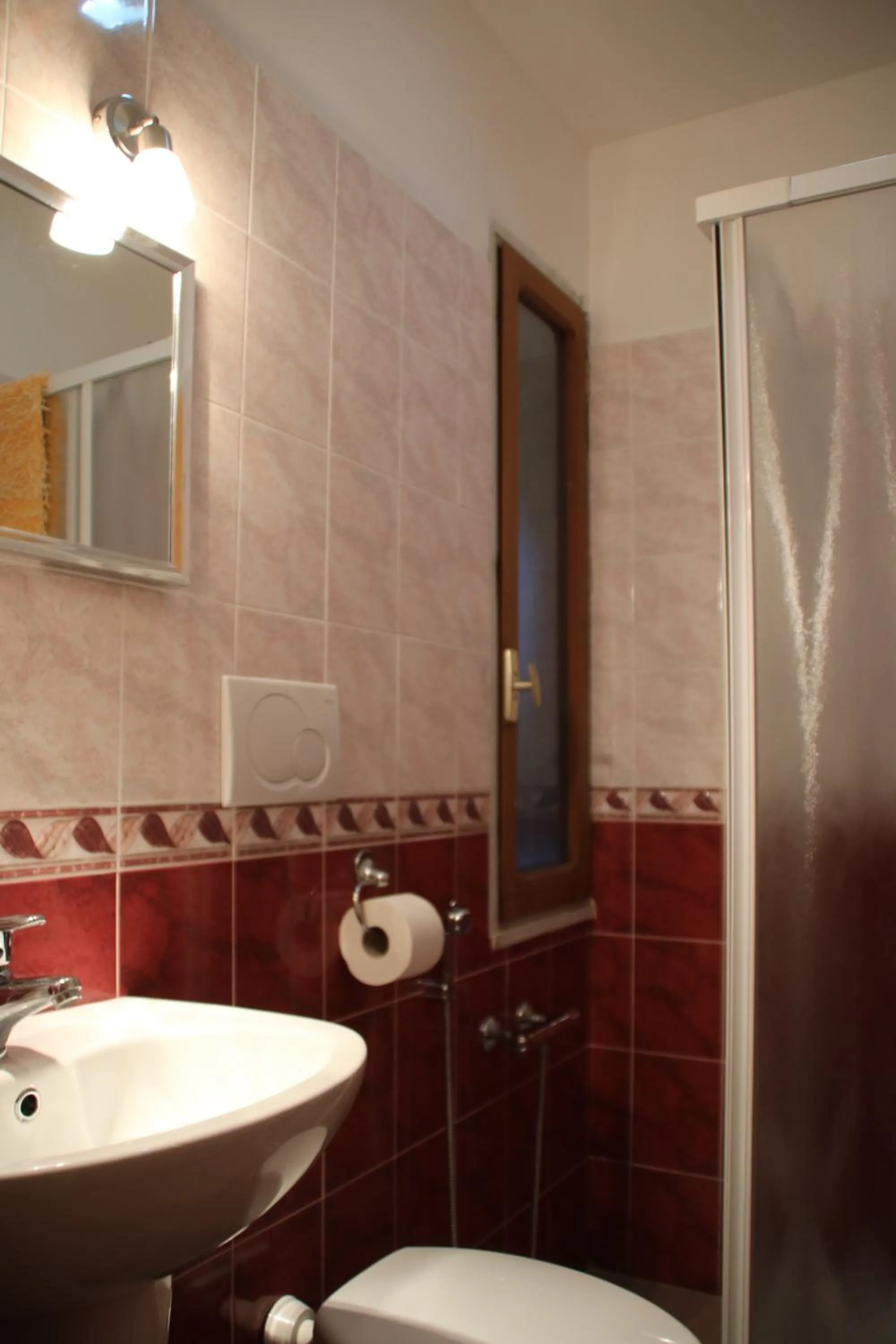 Bathroom in Hôtel Lutetia