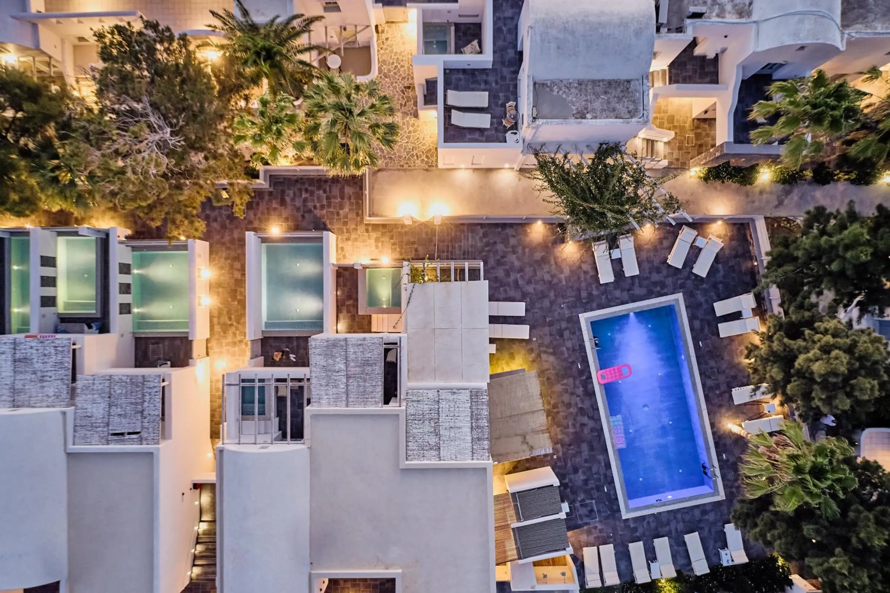 Property building in Meltemi Excelsior Suites