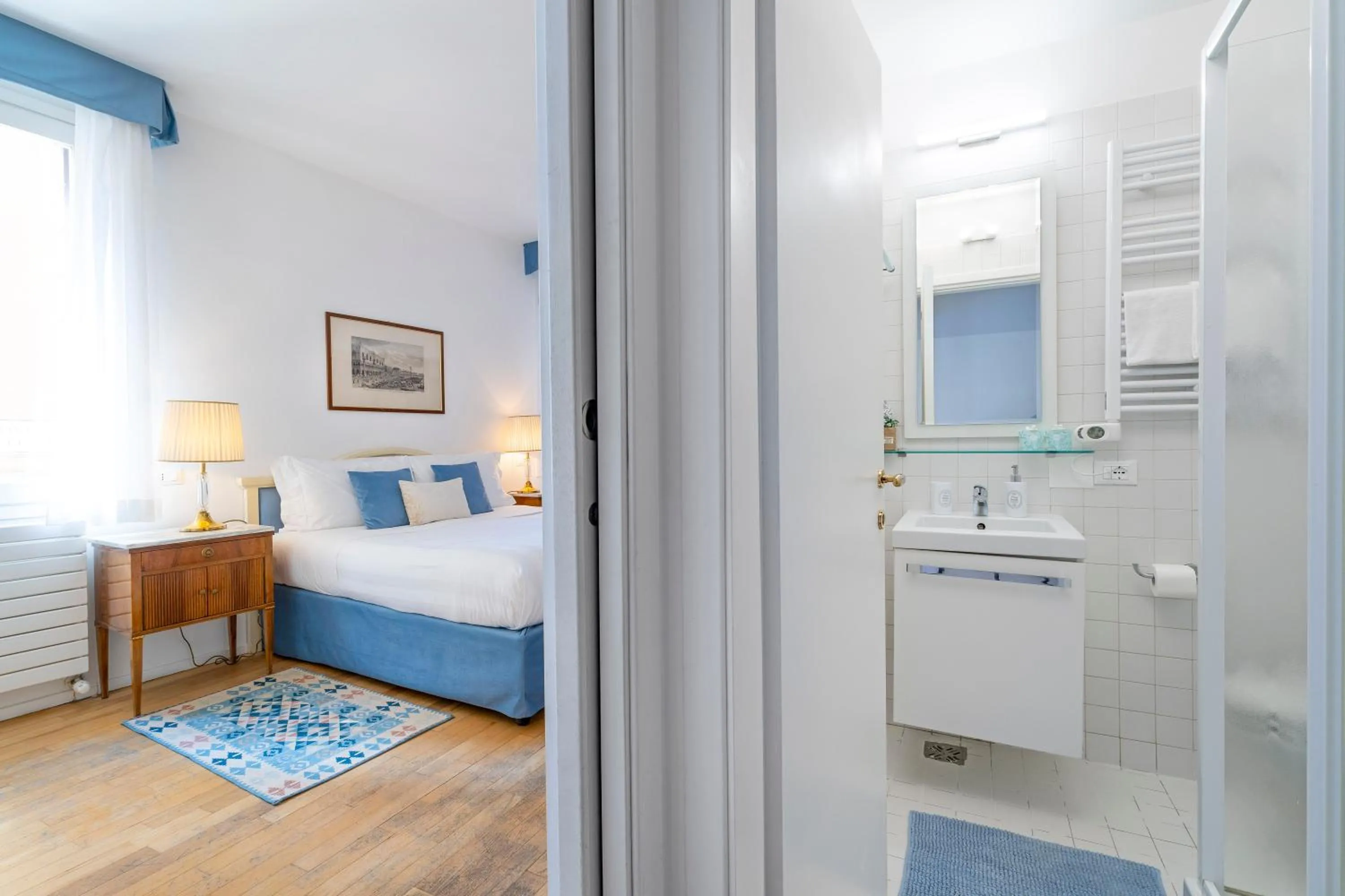 Photo of the whole room, Bed in Hotel Casa Petrarca