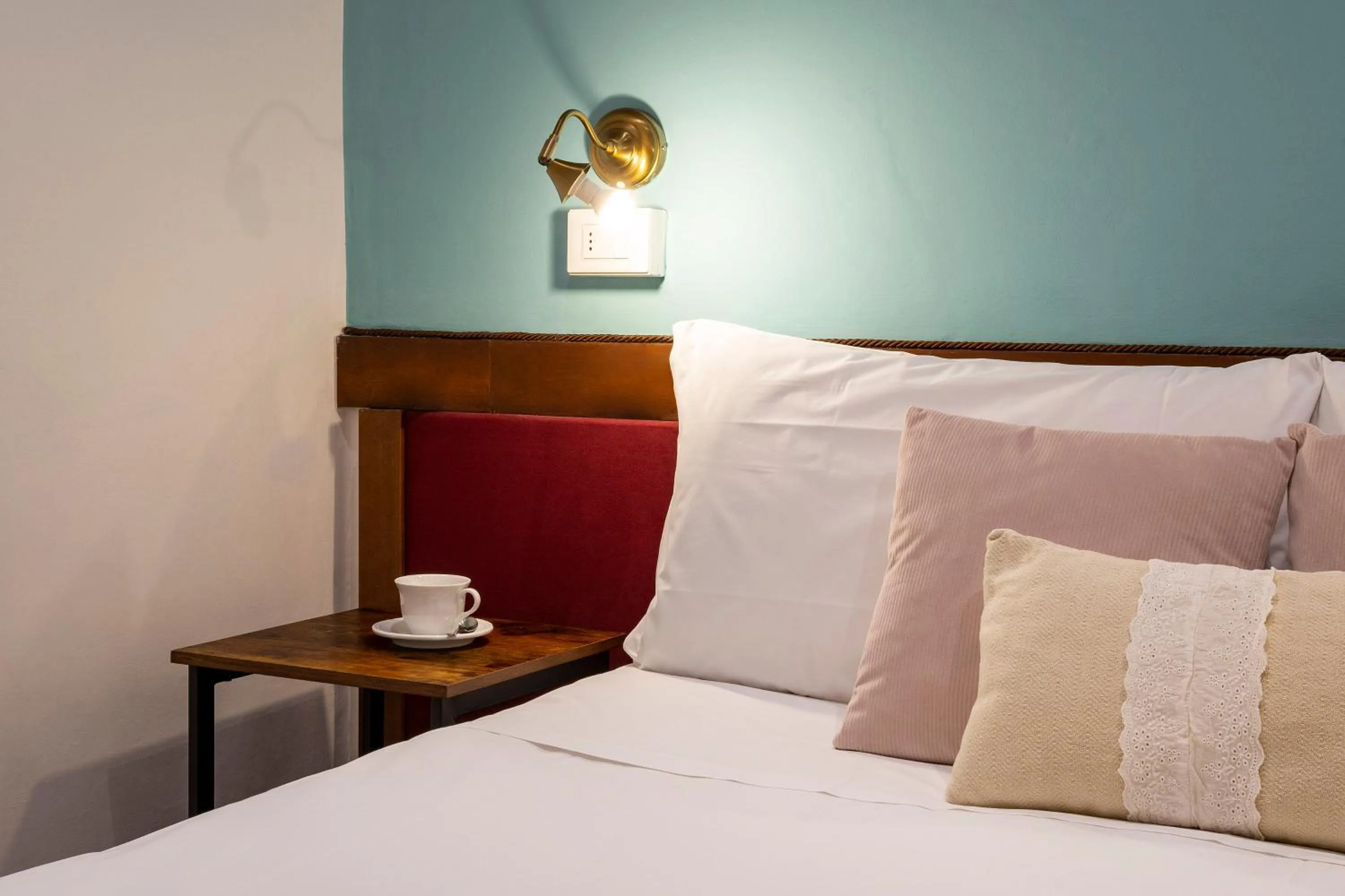 Decorative detail, Bed in Hotel Casa Petrarca