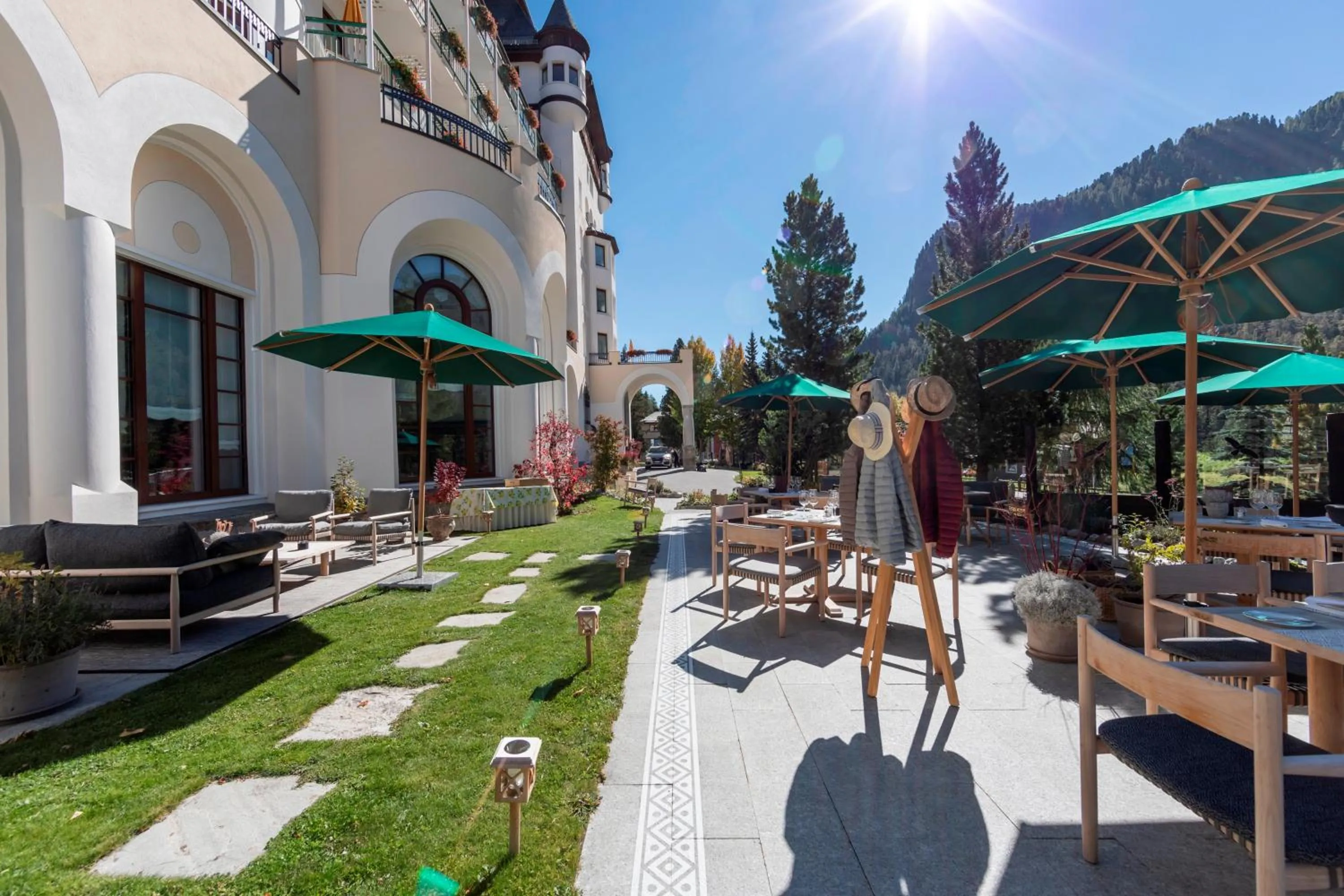 Patio in Hotel Walther - Relais & Châteaux