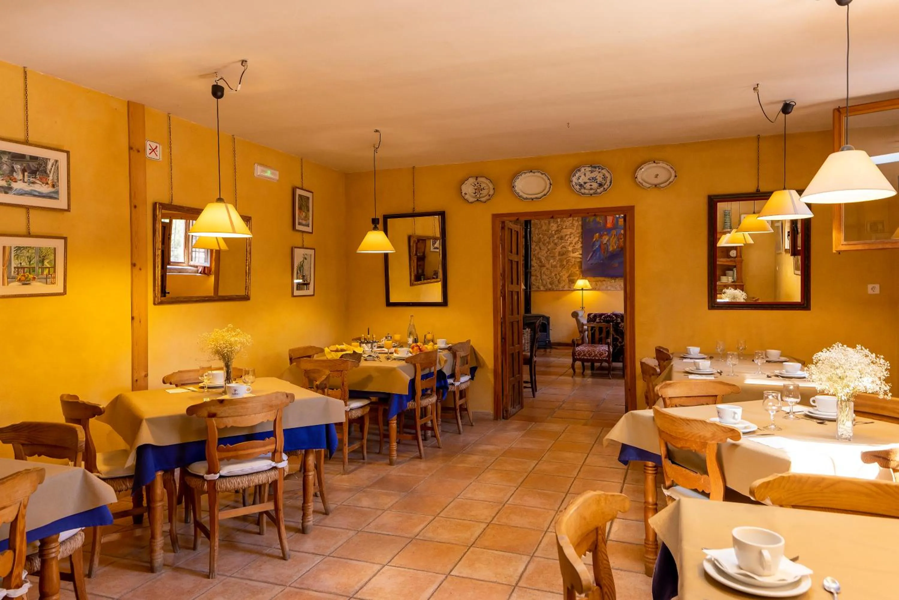 Restaurant/places to eat in Hotel Rural Mas Fontanelles