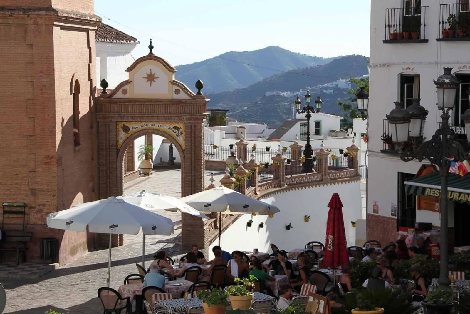 Property building in Salamandra Plaza