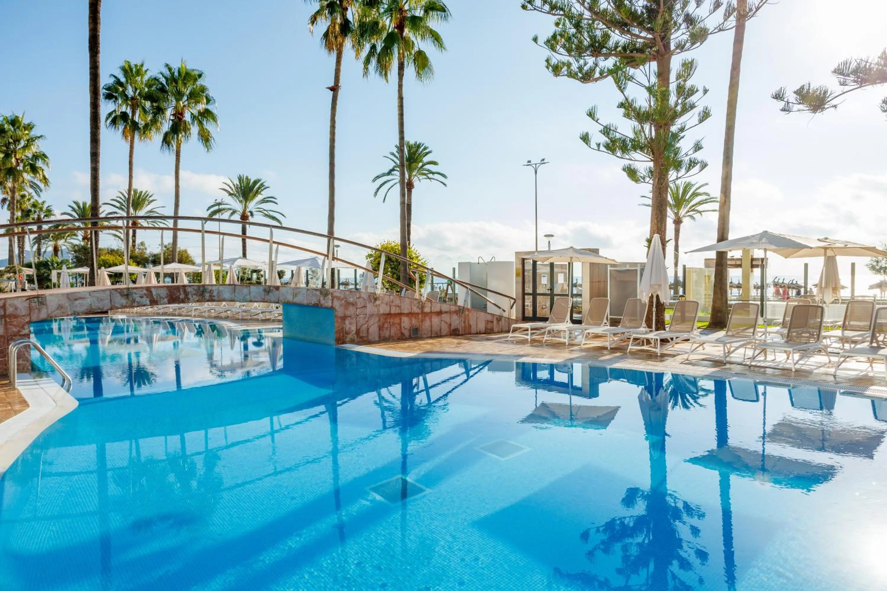 Swimming pool in CM Playa del Moro