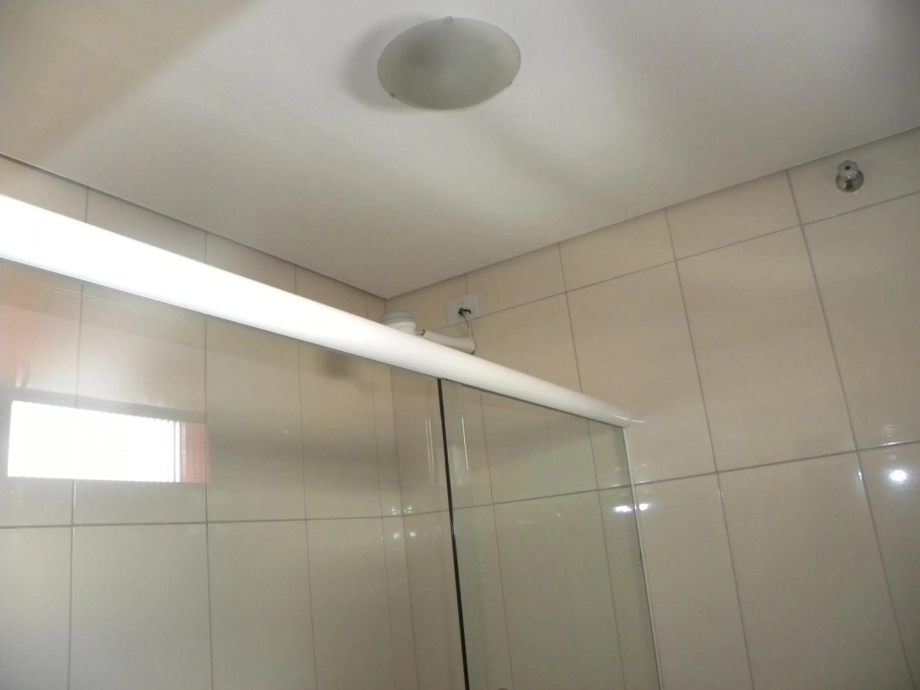 Bathroom in Hotel Tenda Brigadeiro - 5 Minutos a Pé do Metrô e Praça da Sé, 8 Minutos da Rua 25 de Março e Liberdade - Estacionamento Opcional