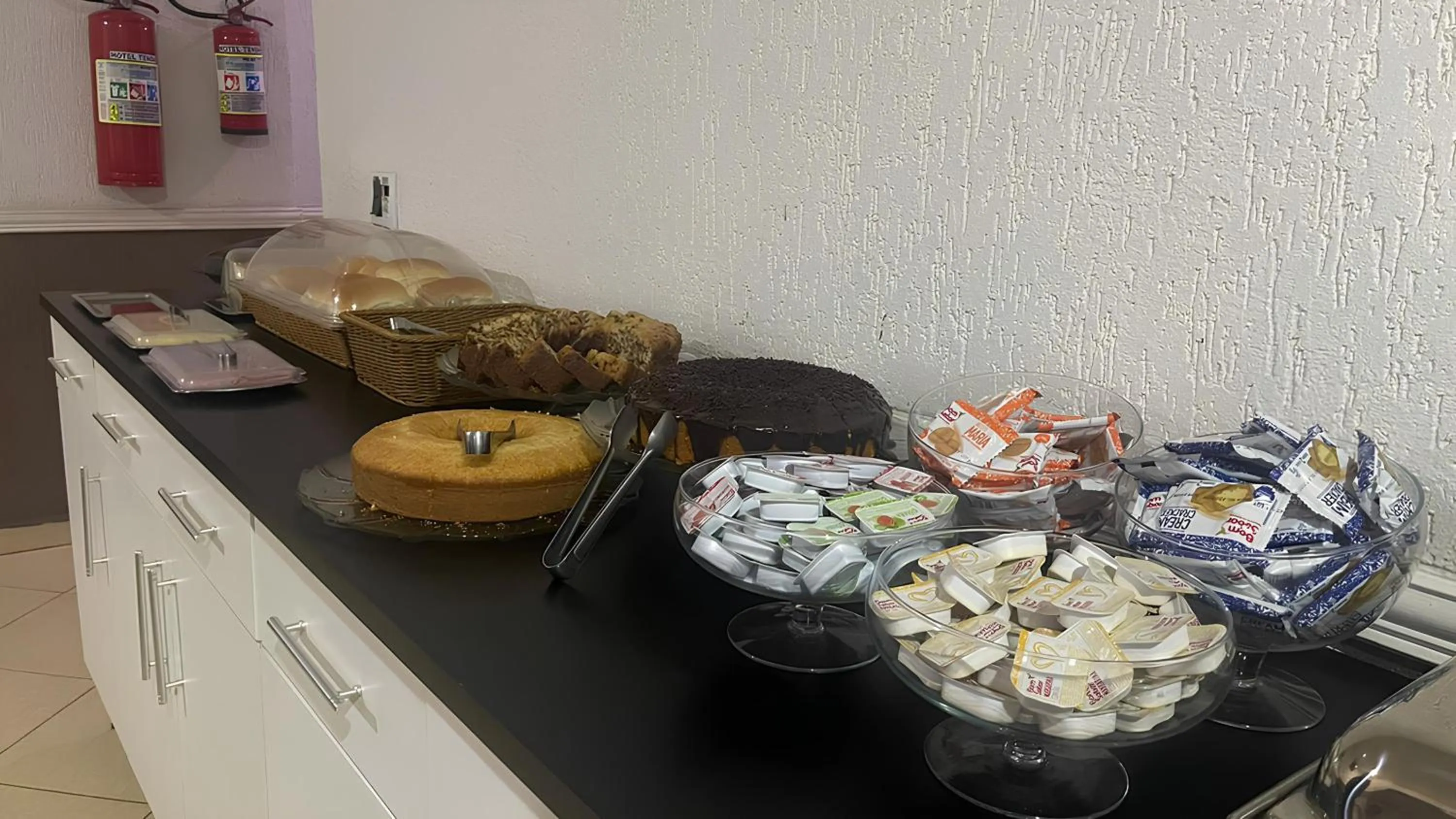 Food and drinks in Hotel Tenda Brigadeiro - 5 Minutos a Pé do Metrô e Praça da Sé, 8 Minutos da Rua 25 de Março e Liberdade - Estacionamento Opcional