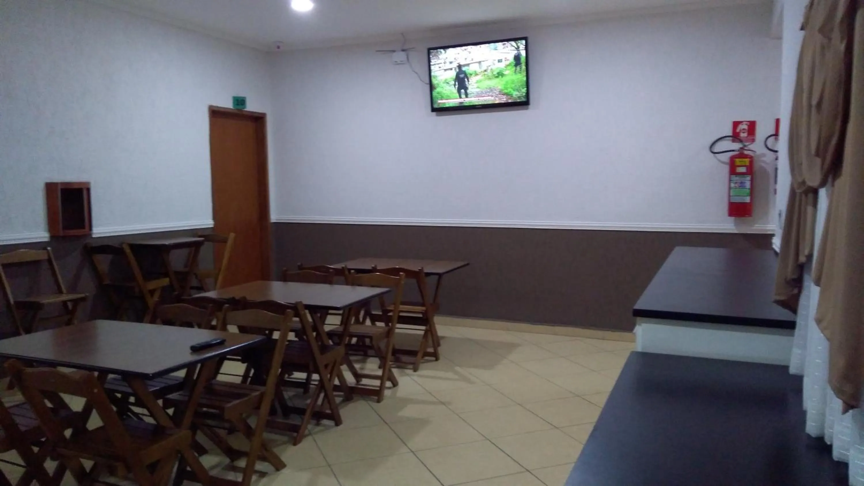 Buffet breakfast in Hotel Tenda Brigadeiro - 5 Minutos a Pé do Metrô e Praça da Sé, 8 Minutos da Rua 25 de Março e Liberdade - Estacionamento Opcional