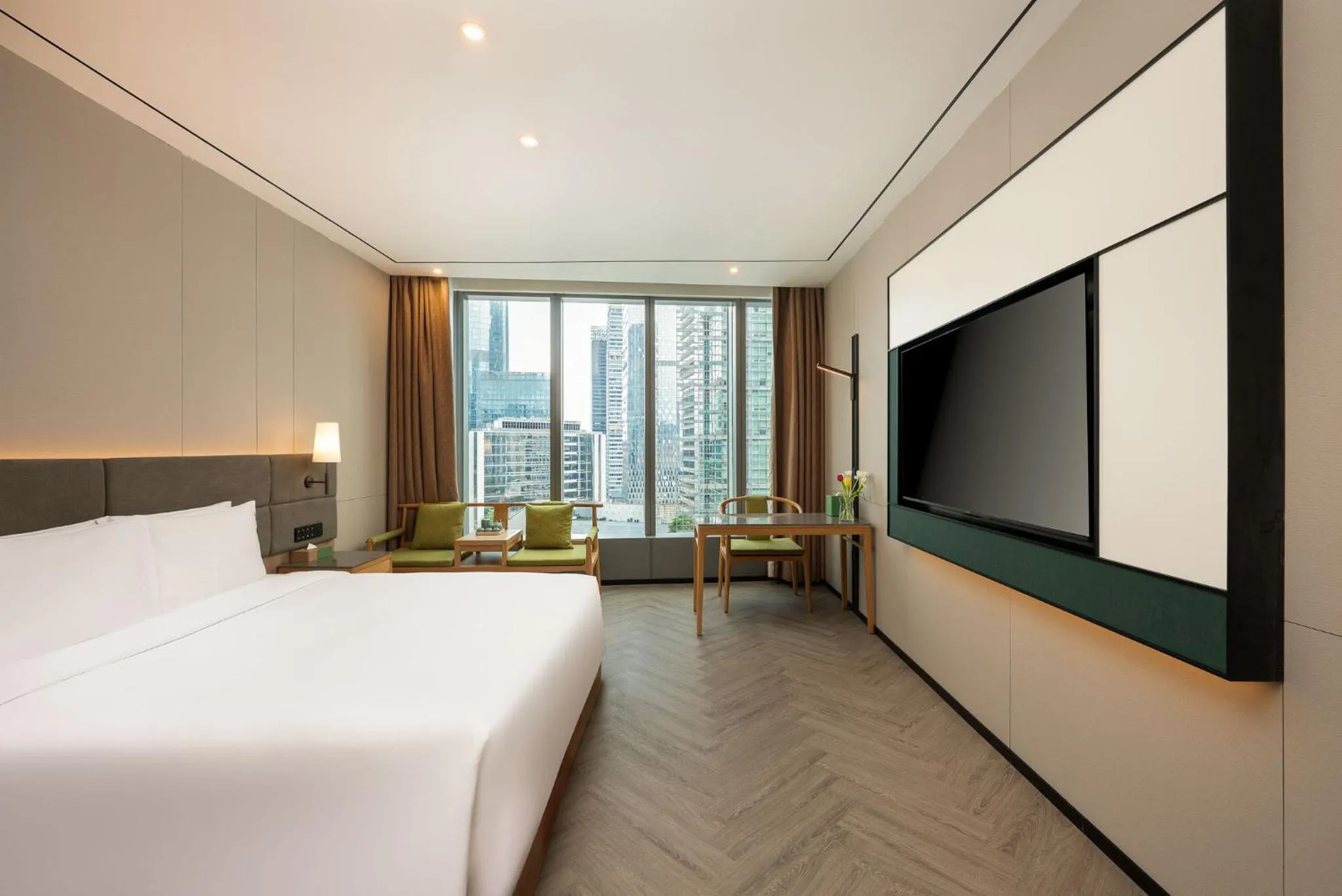 Photo of the whole room, Bed in Holiday Inn Guangzhou Zhujiang New Town