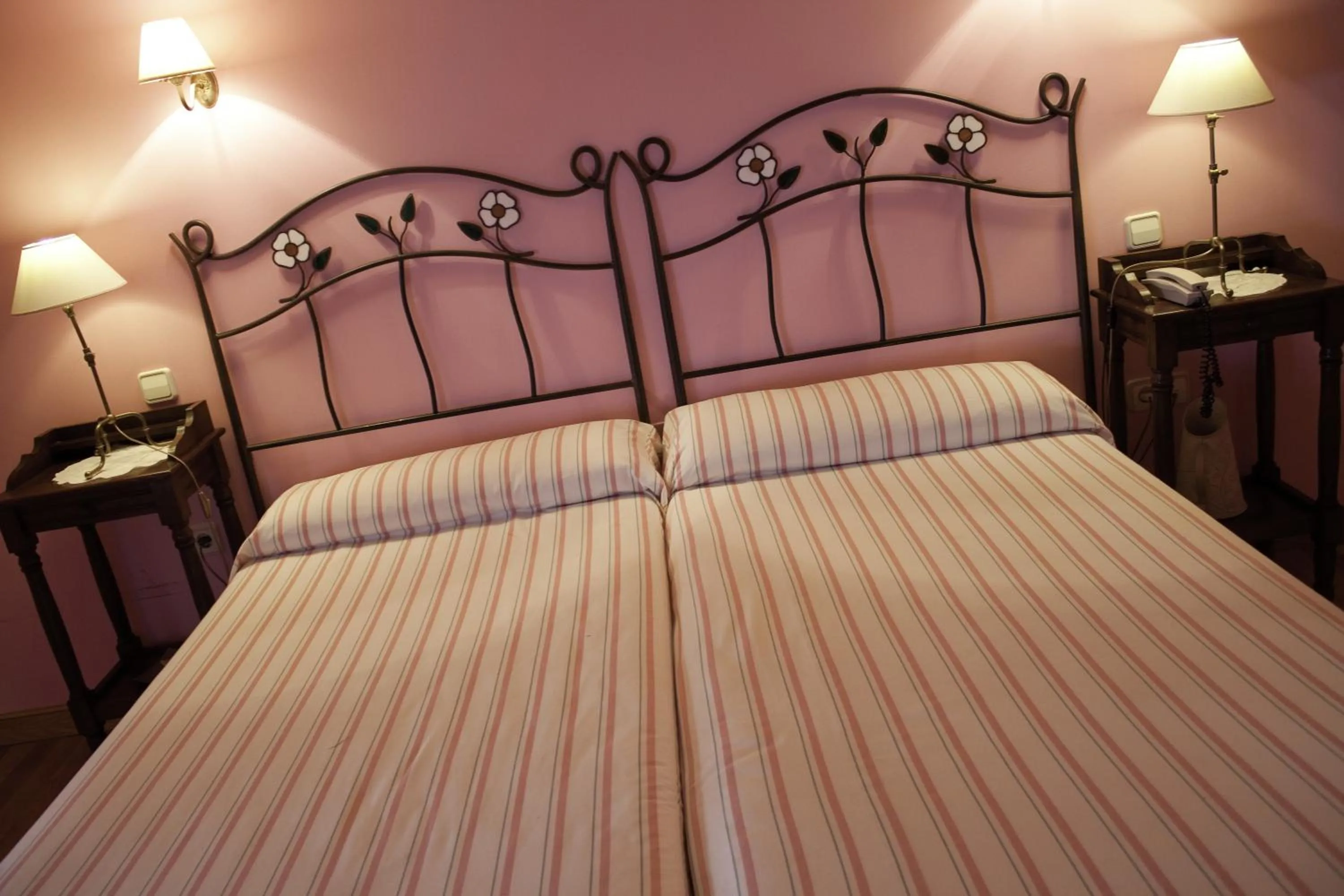 Photo of the whole room, Bed in Posada La Casona de Los Güelitos