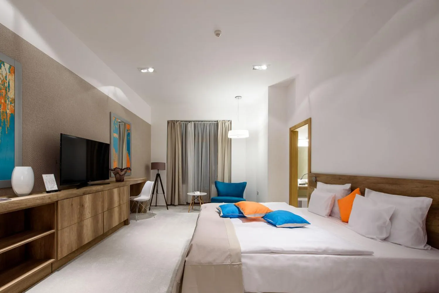 Bedroom, Bed in Karoly Corner Residences