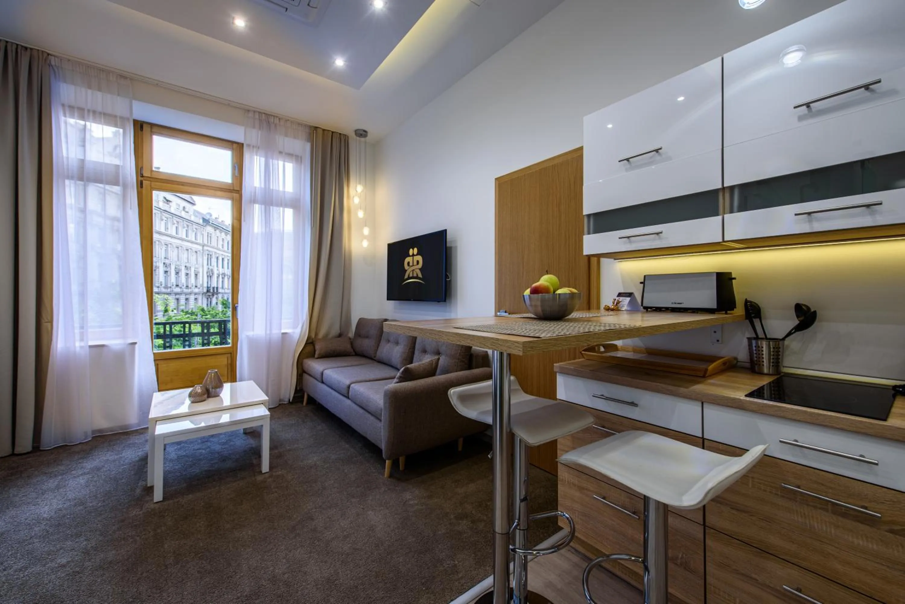 Kitchen or kitchenette in Karoly Corner Residences