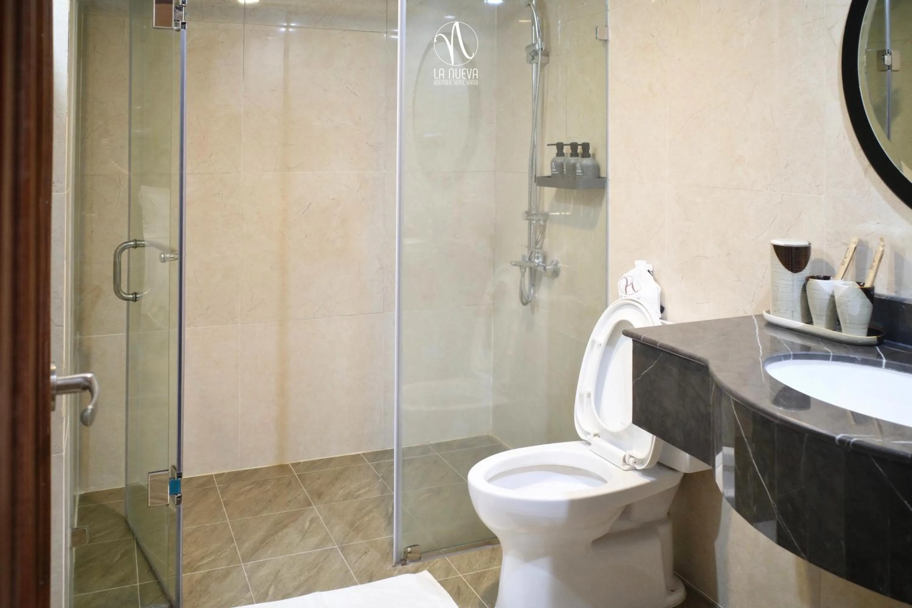 Toilet in La Nueva Boutique Hotel Hanoi & Spa