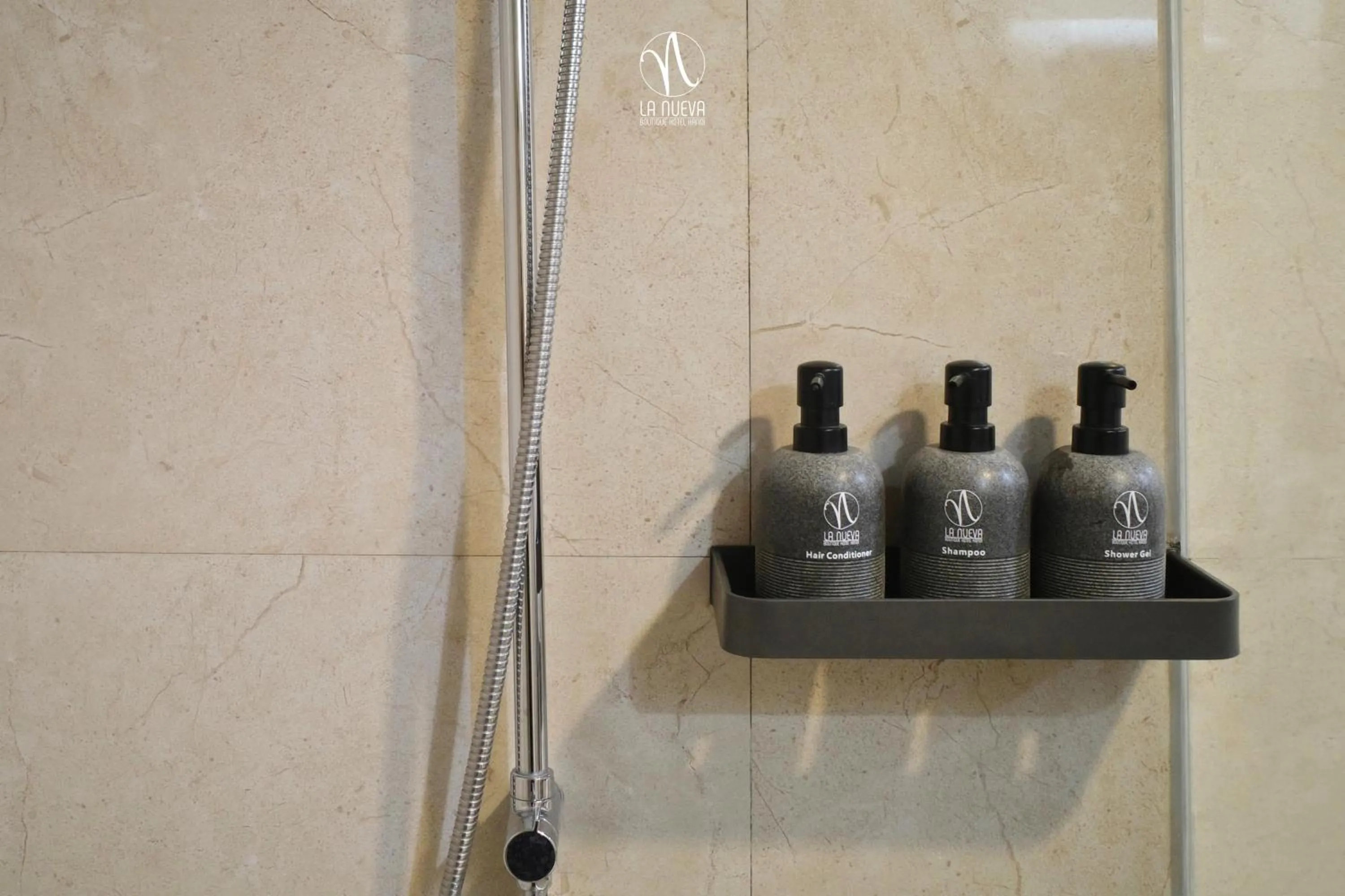 Toilet in La Nueva Boutique Hotel Hanoi & Spa