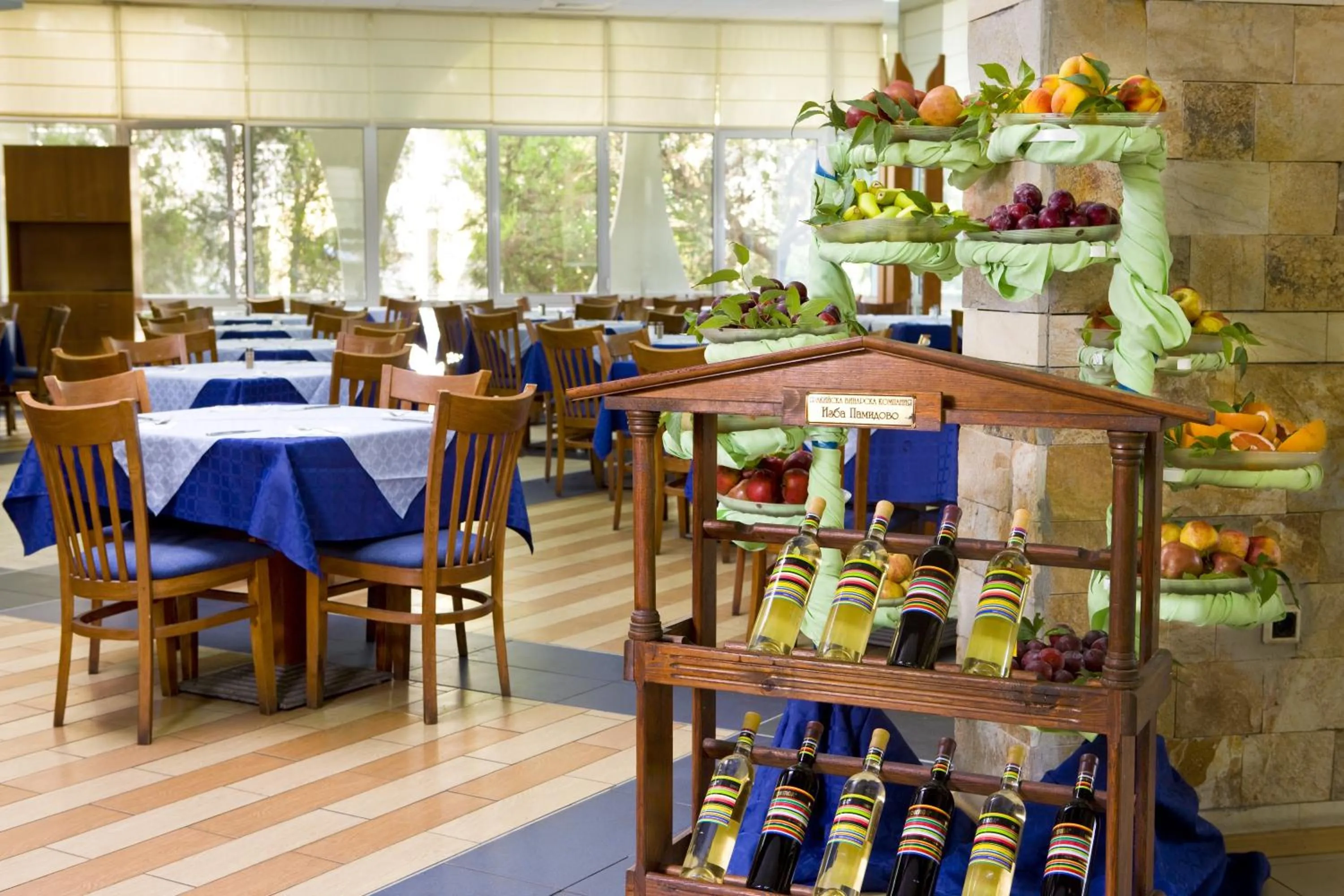 Buffet breakfast in Hotel Laguna Garden